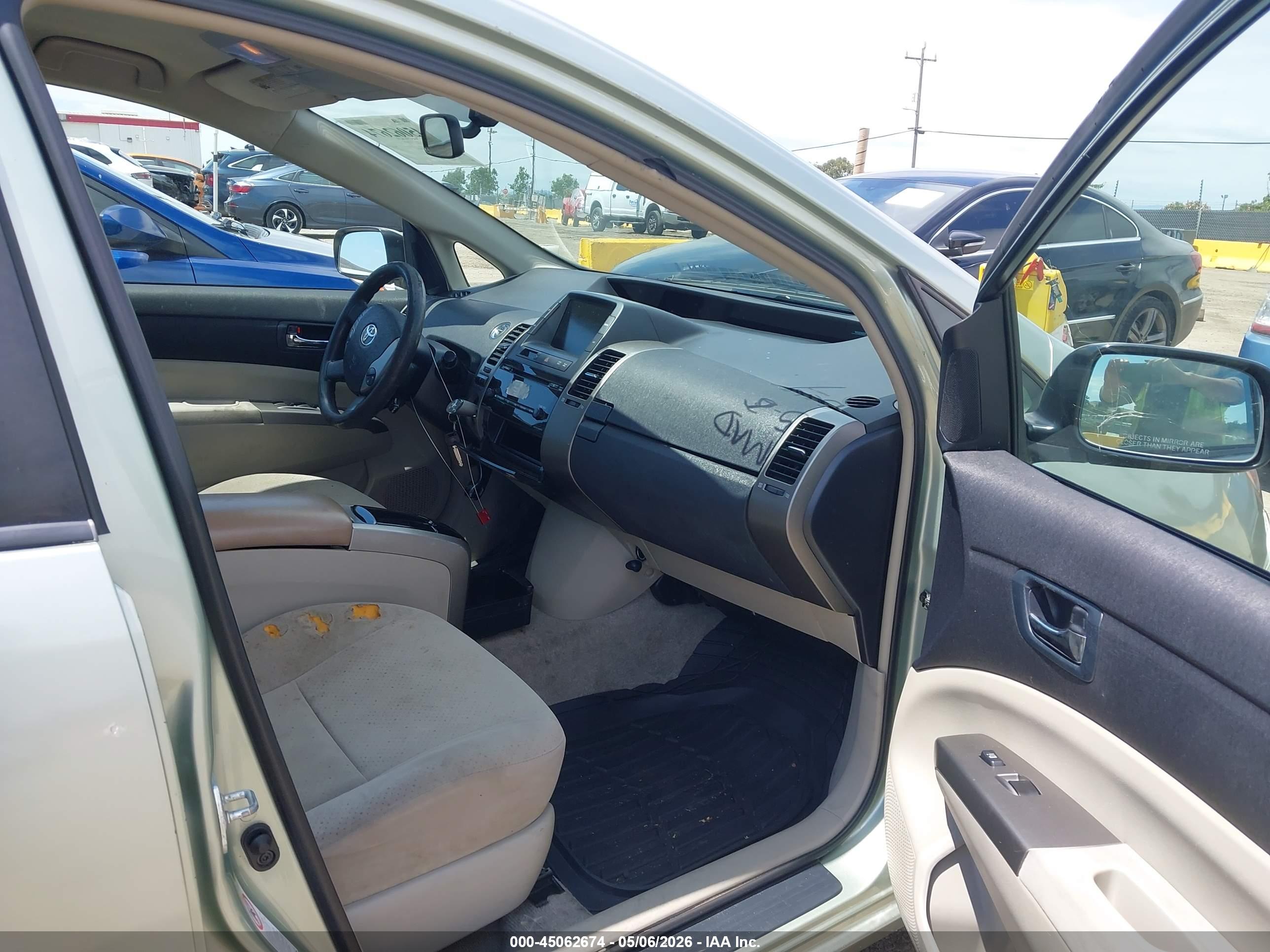 TOYOTA PRIUS image 5