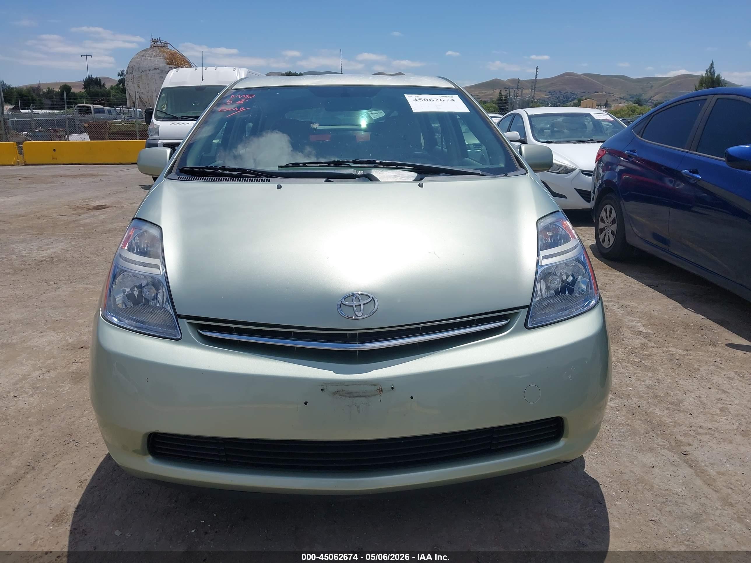 TOYOTA PRIUS image 6