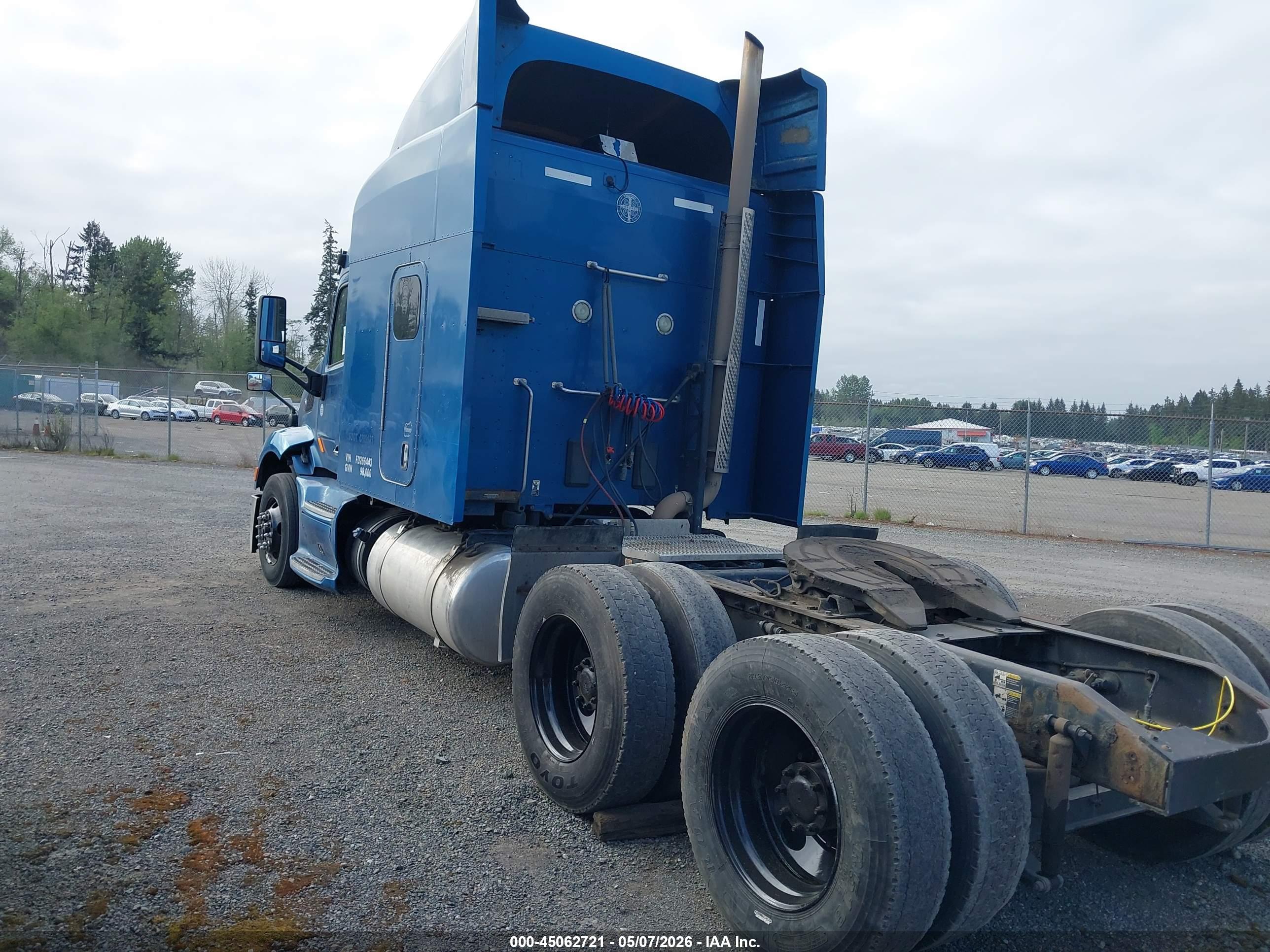 PETERBILT 579 image 3