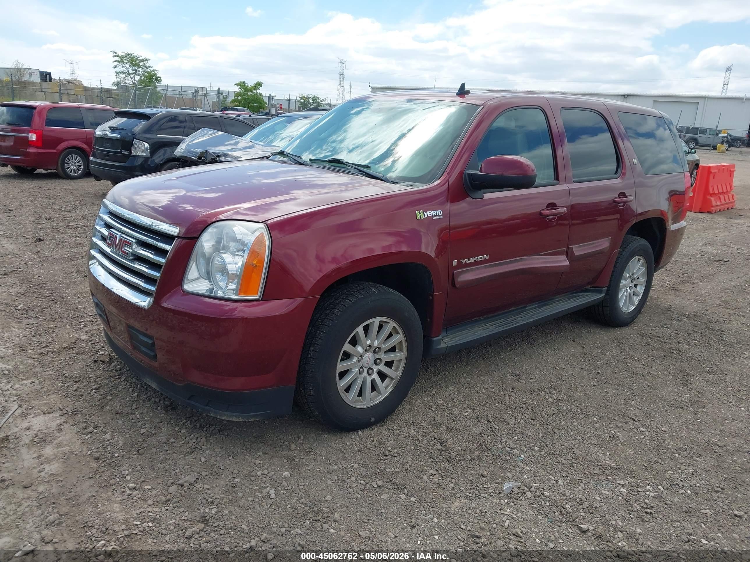 GMC YUKON image 2