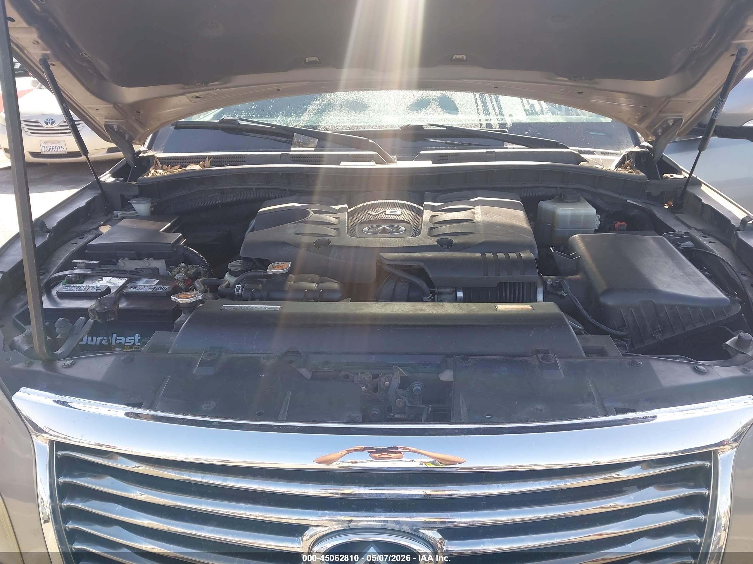 INFINITI QX56 image 10