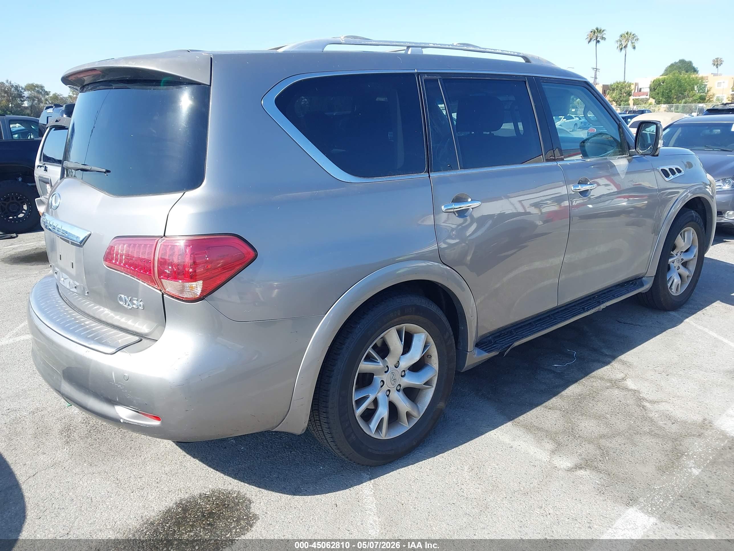 INFINITI QX56 image 4