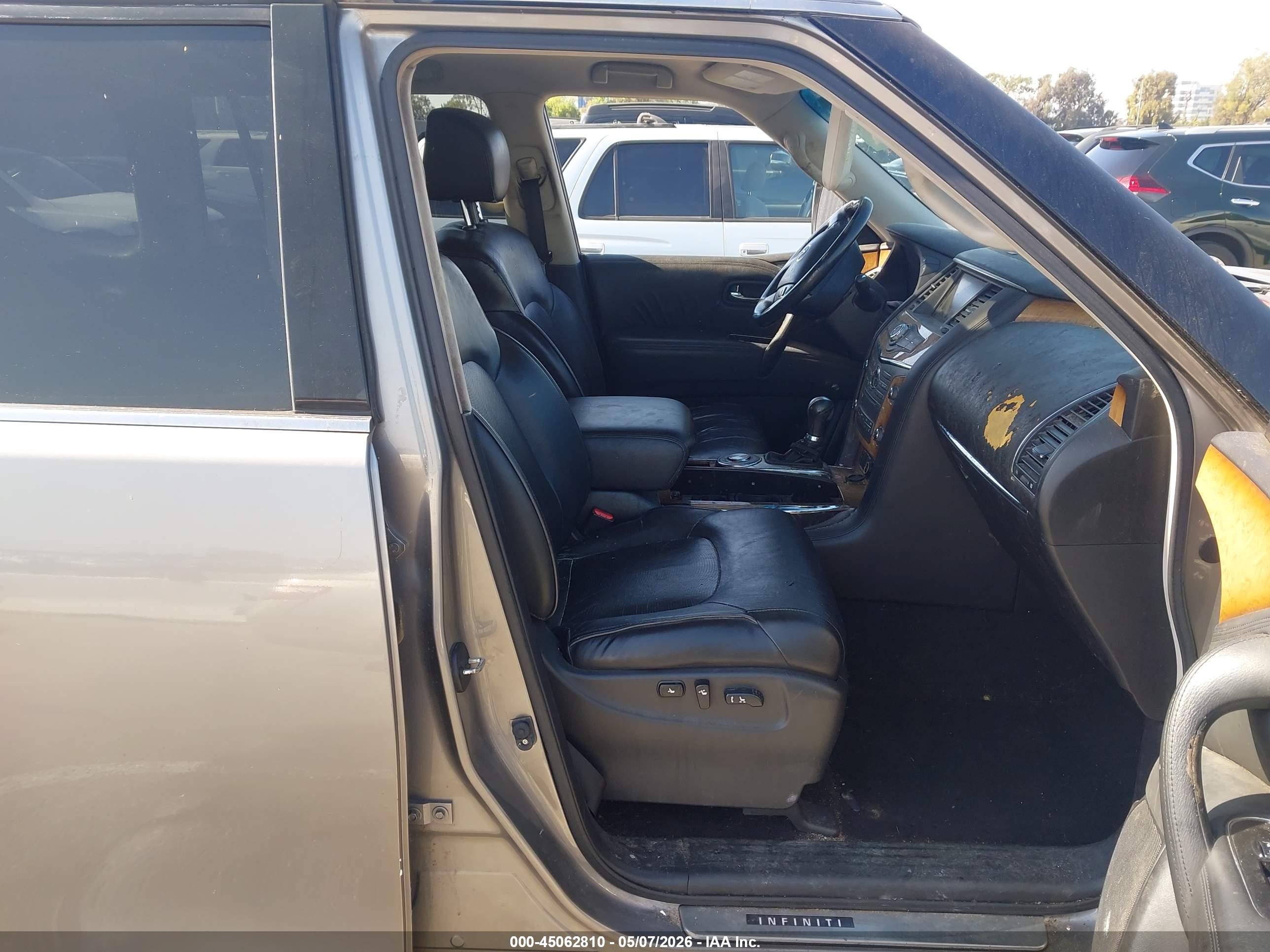 INFINITI QX56 image 5