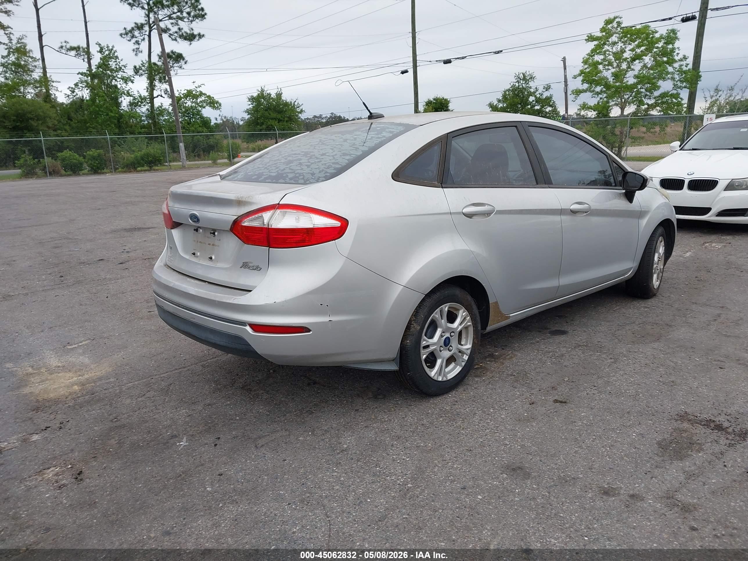 FORD FIESTA image 4