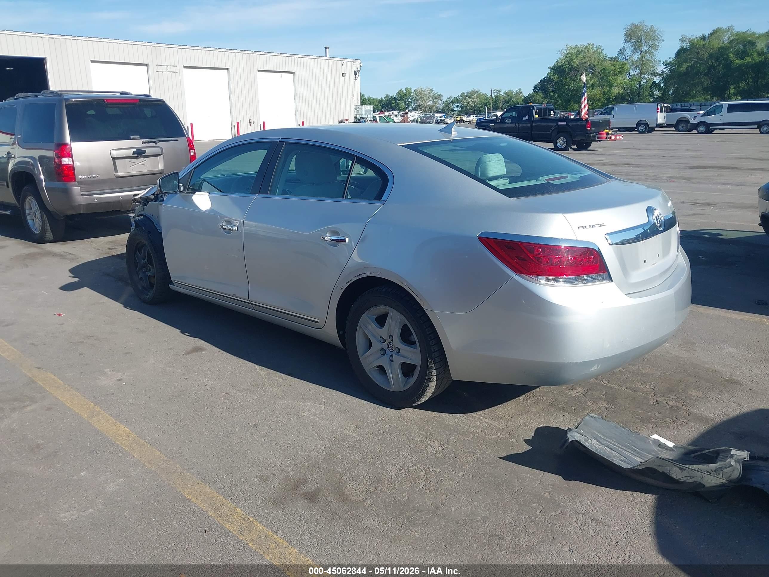 BUICK LACROSSE image 3
