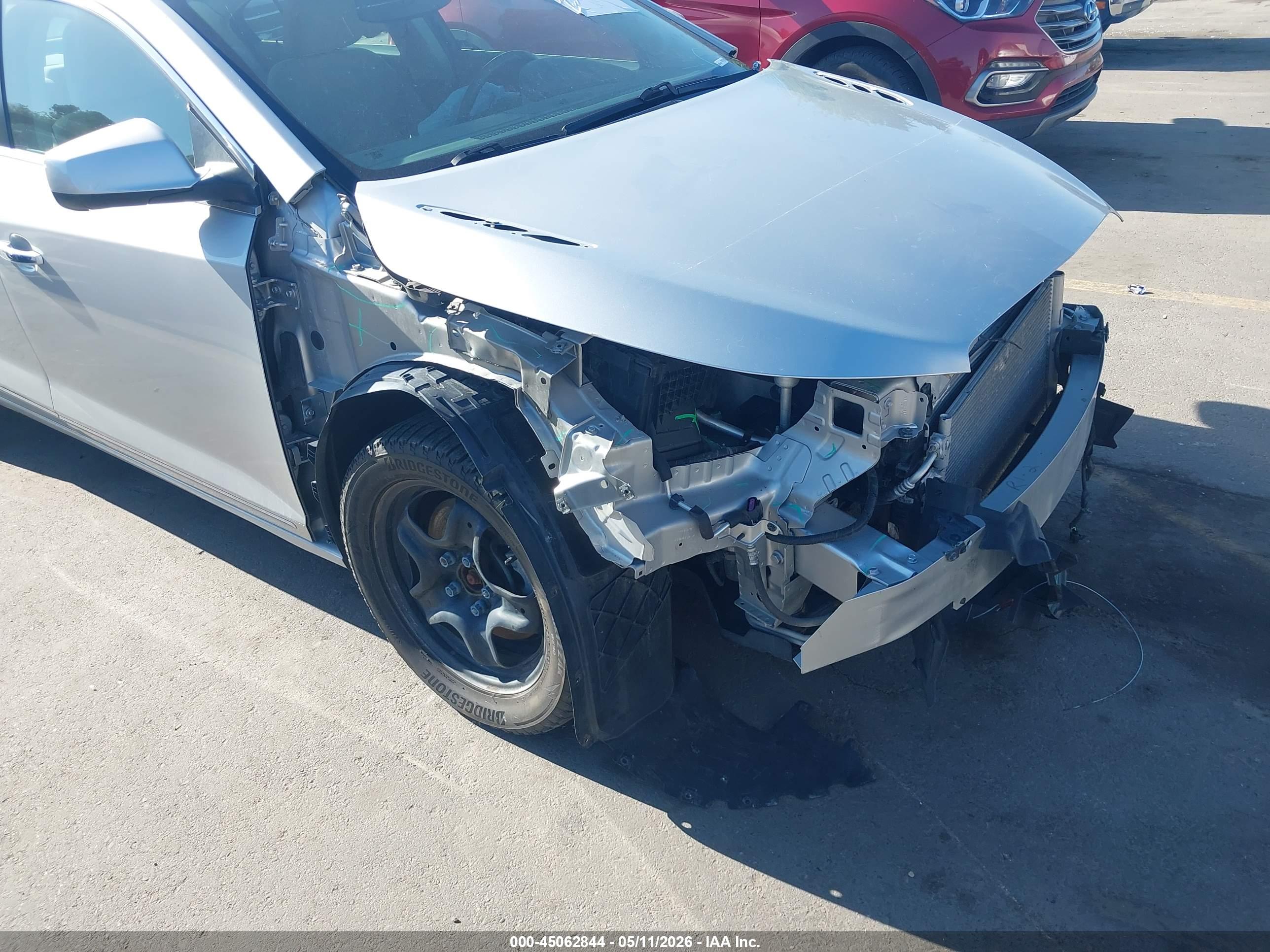 BUICK LACROSSE image 6