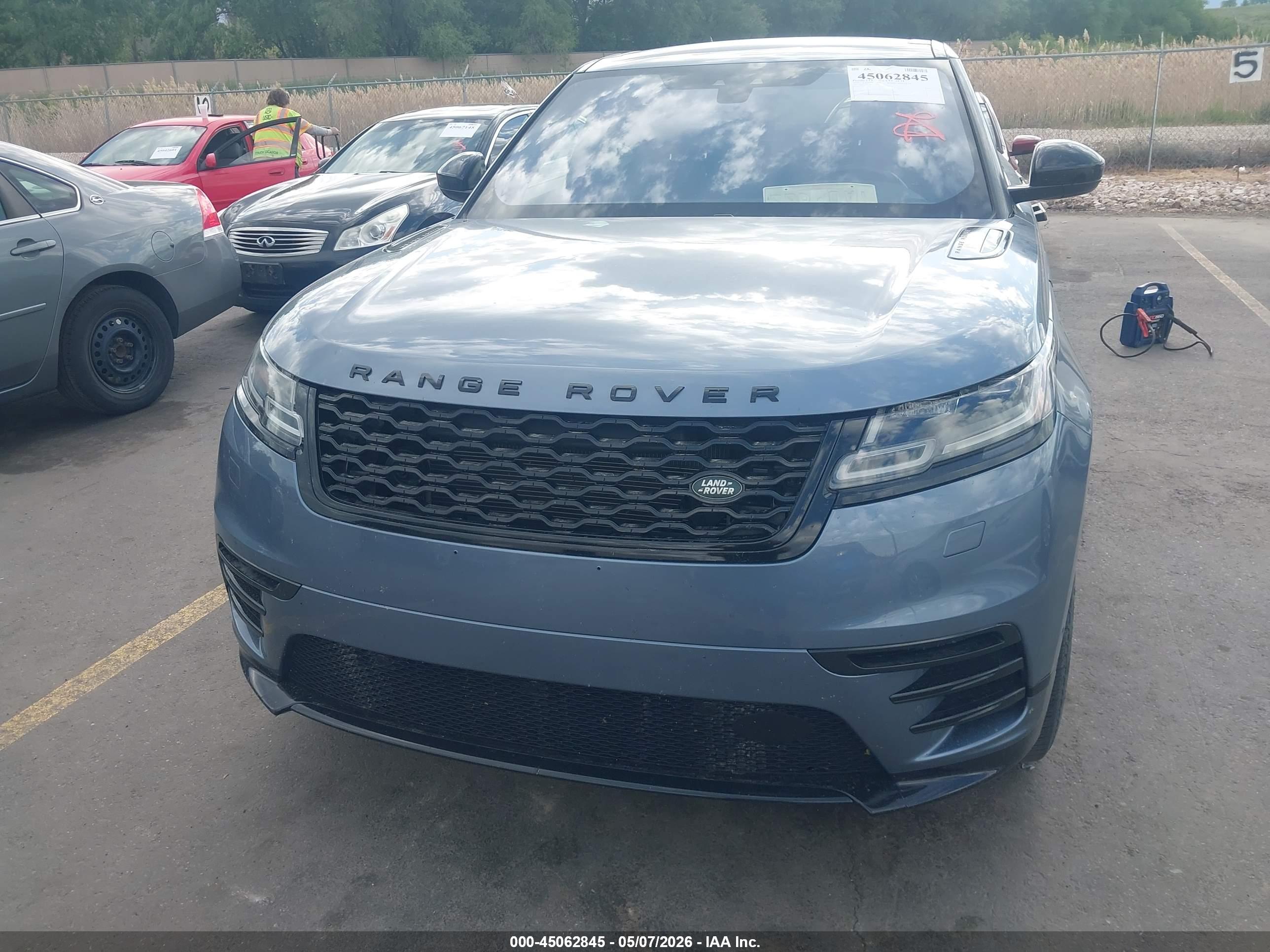 LAND ROVER image 6