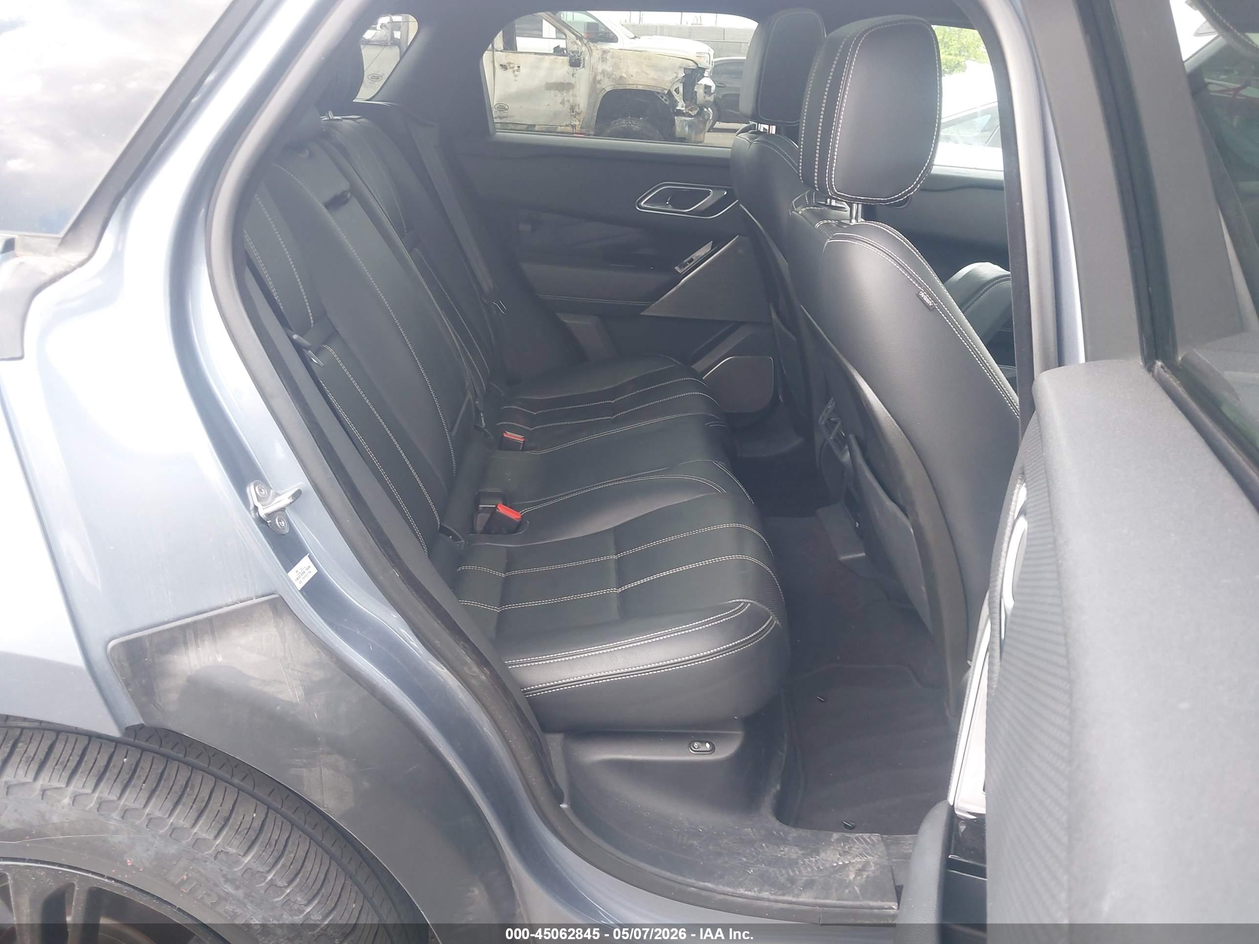 LAND ROVER image 8