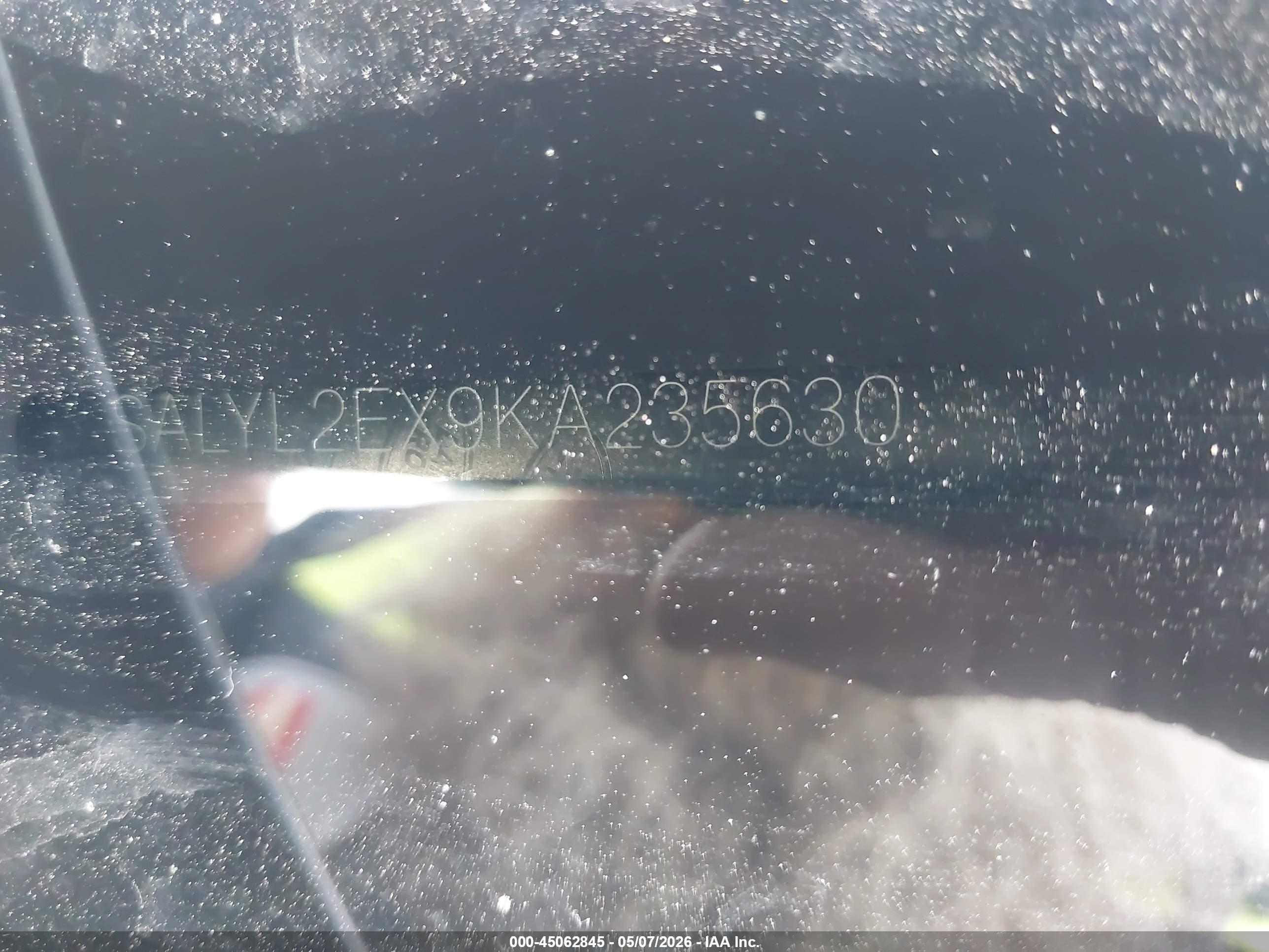 LAND ROVER image 9