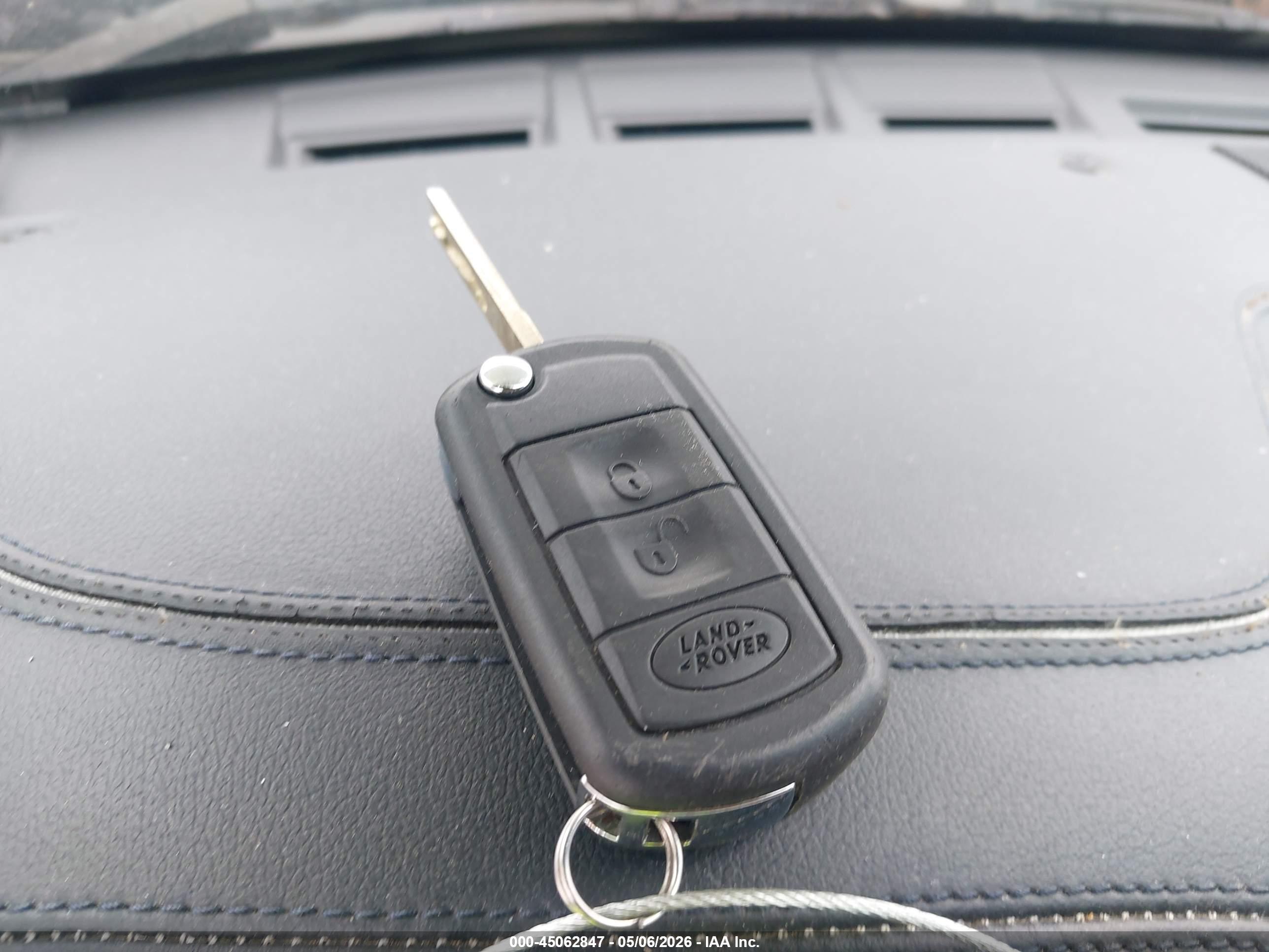 LAND ROVER image 11