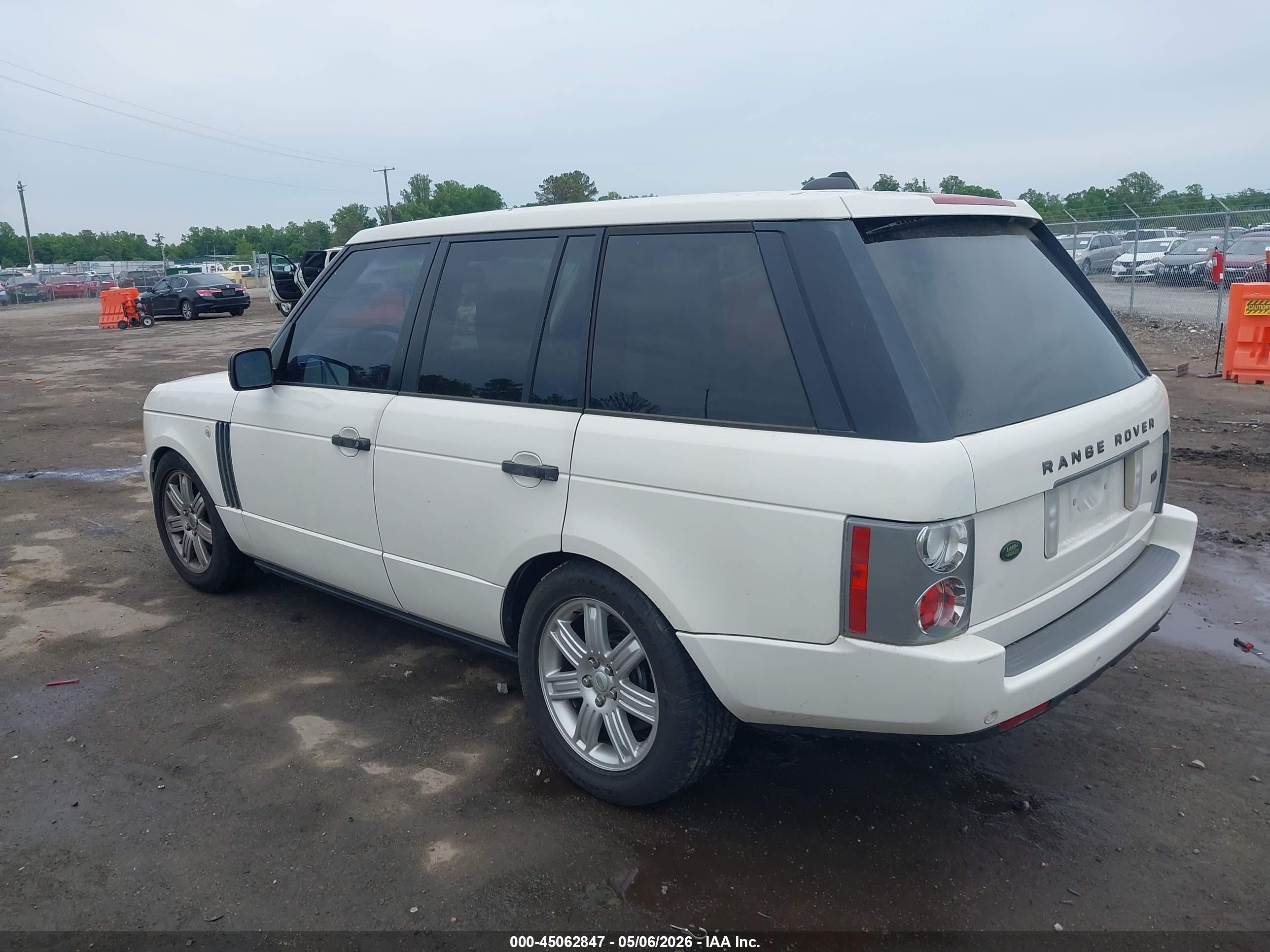 LAND ROVER image 3