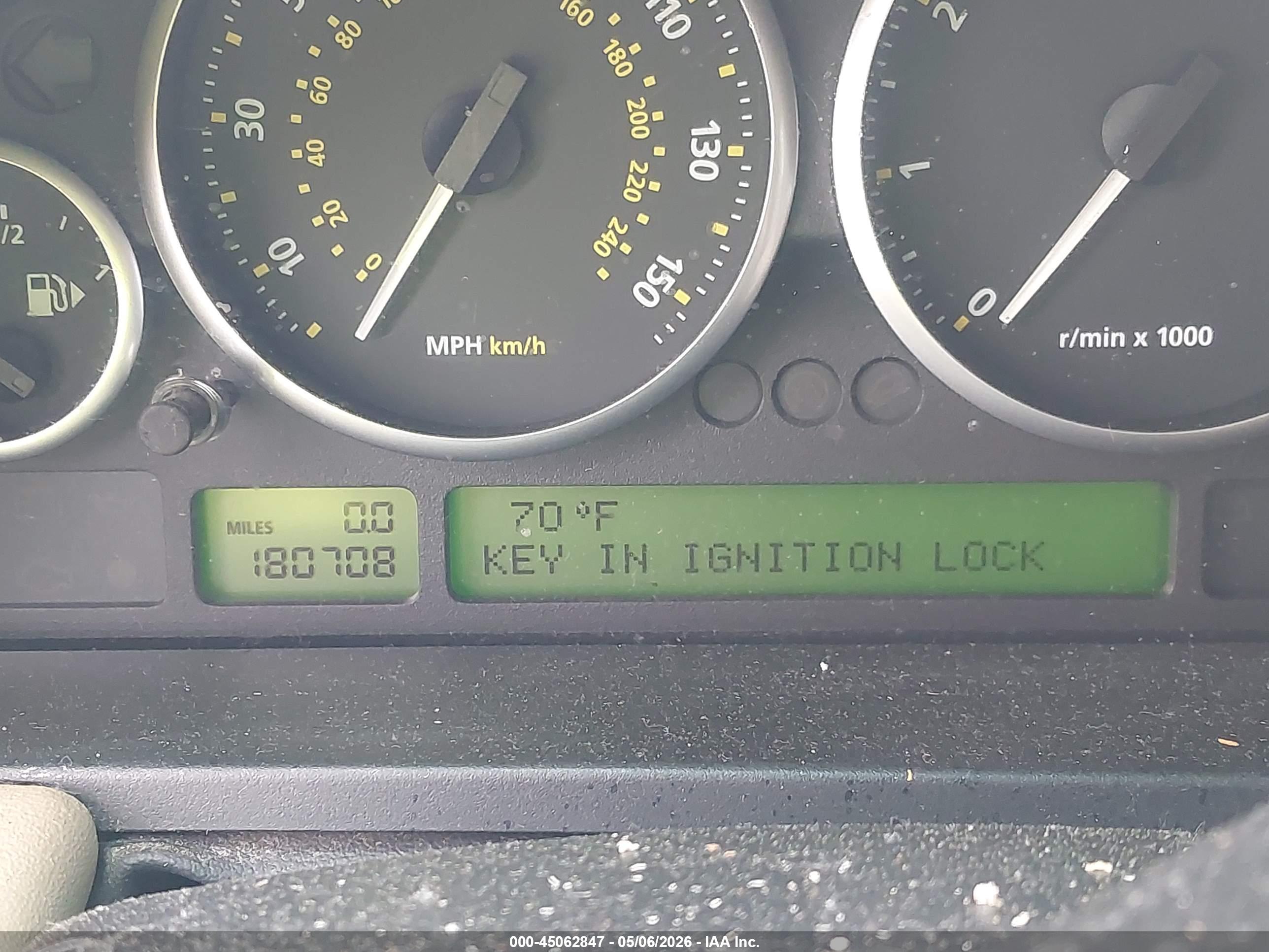 LAND ROVER image 7