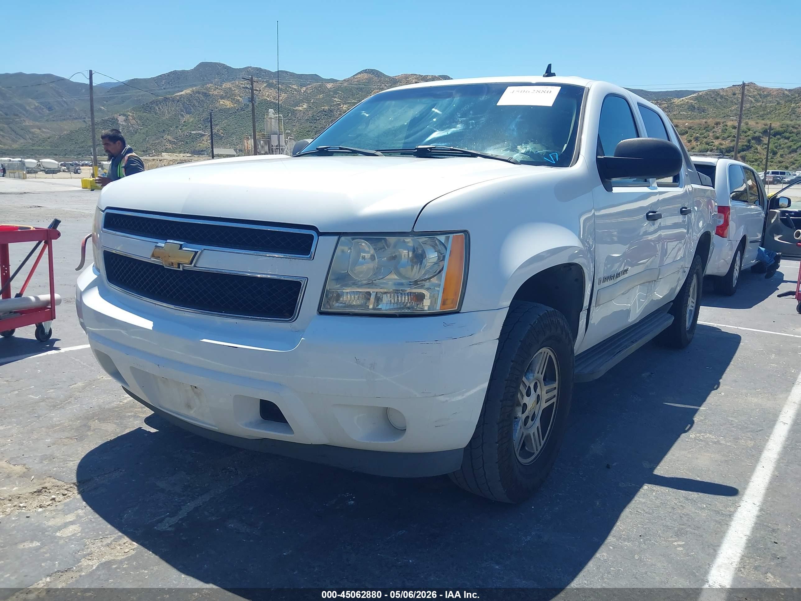 CHEVROLET AVALANCHE image 2