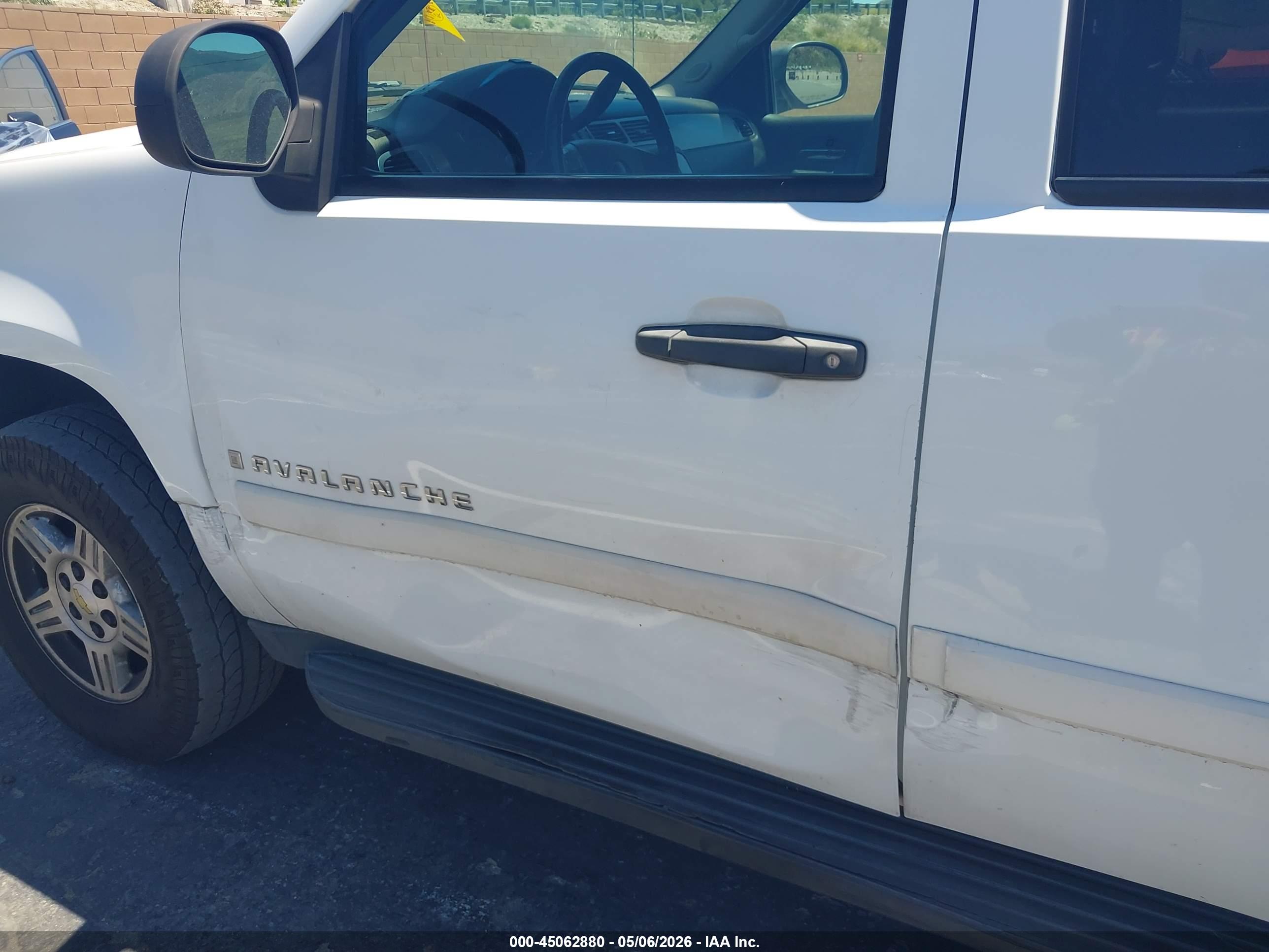 CHEVROLET AVALANCHE image 6