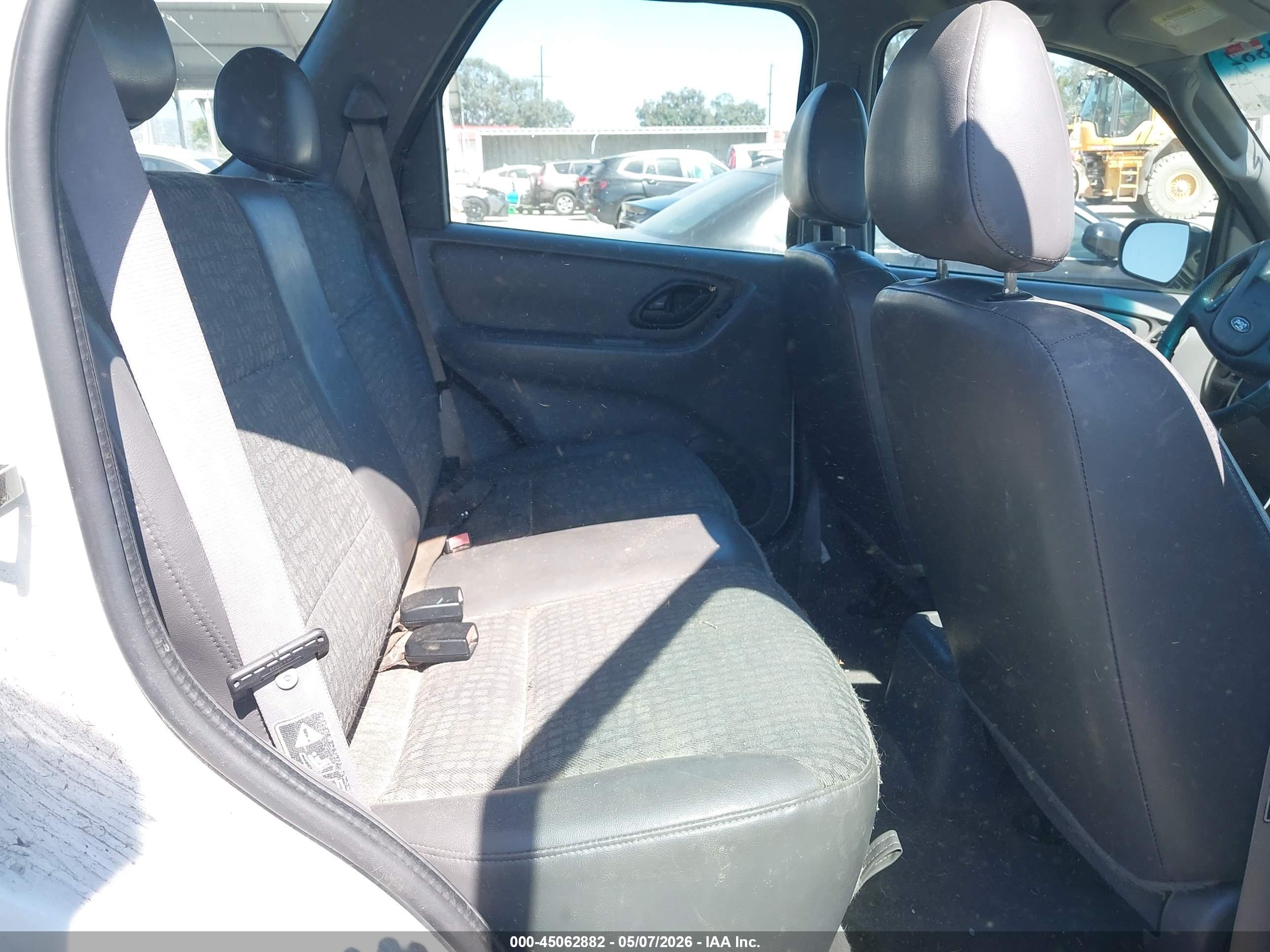FORD ESCAPE image 8