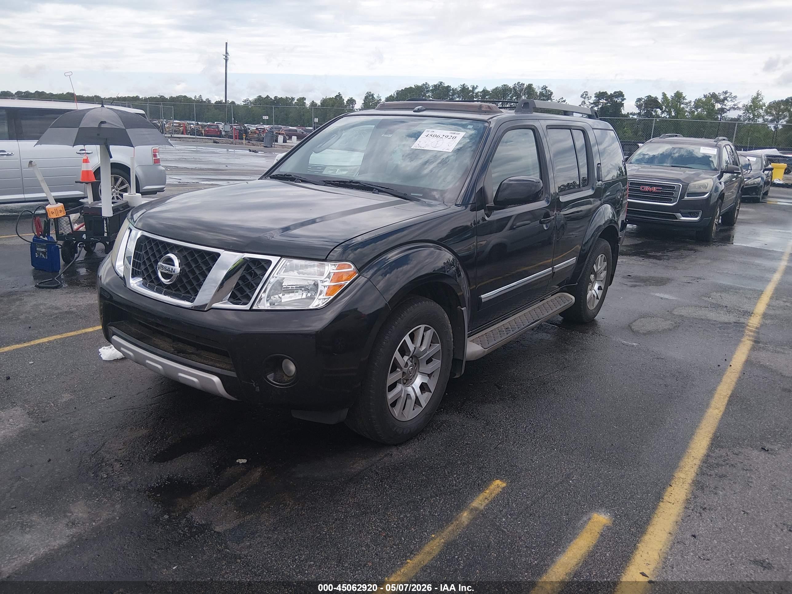 NISSAN PATHFINDER image 2