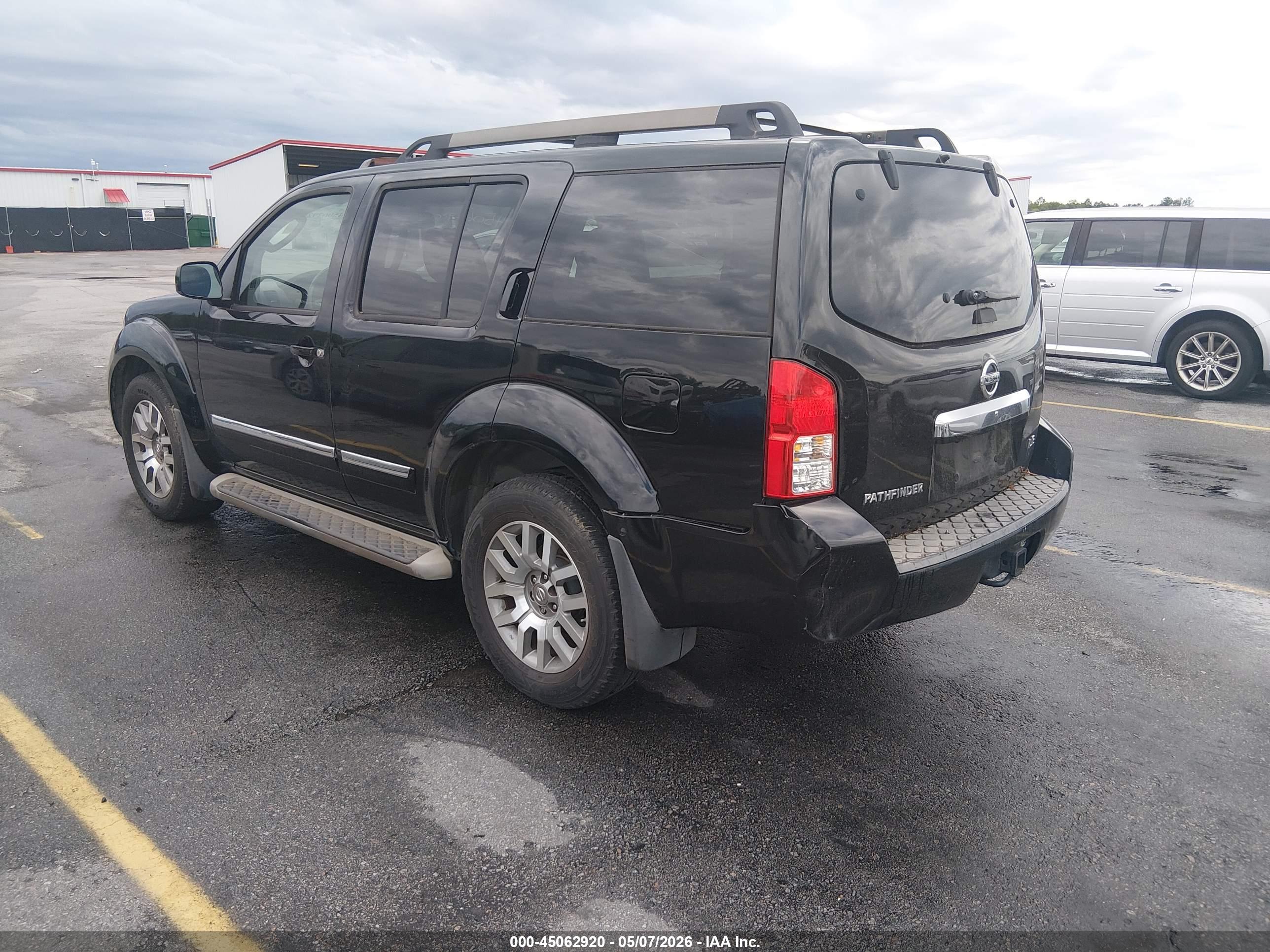 NISSAN PATHFINDER image 3