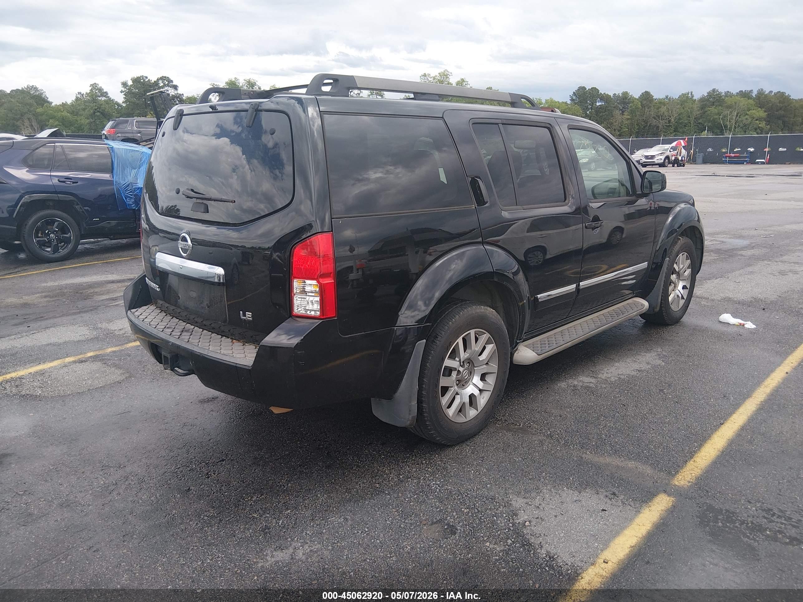 NISSAN PATHFINDER image 4