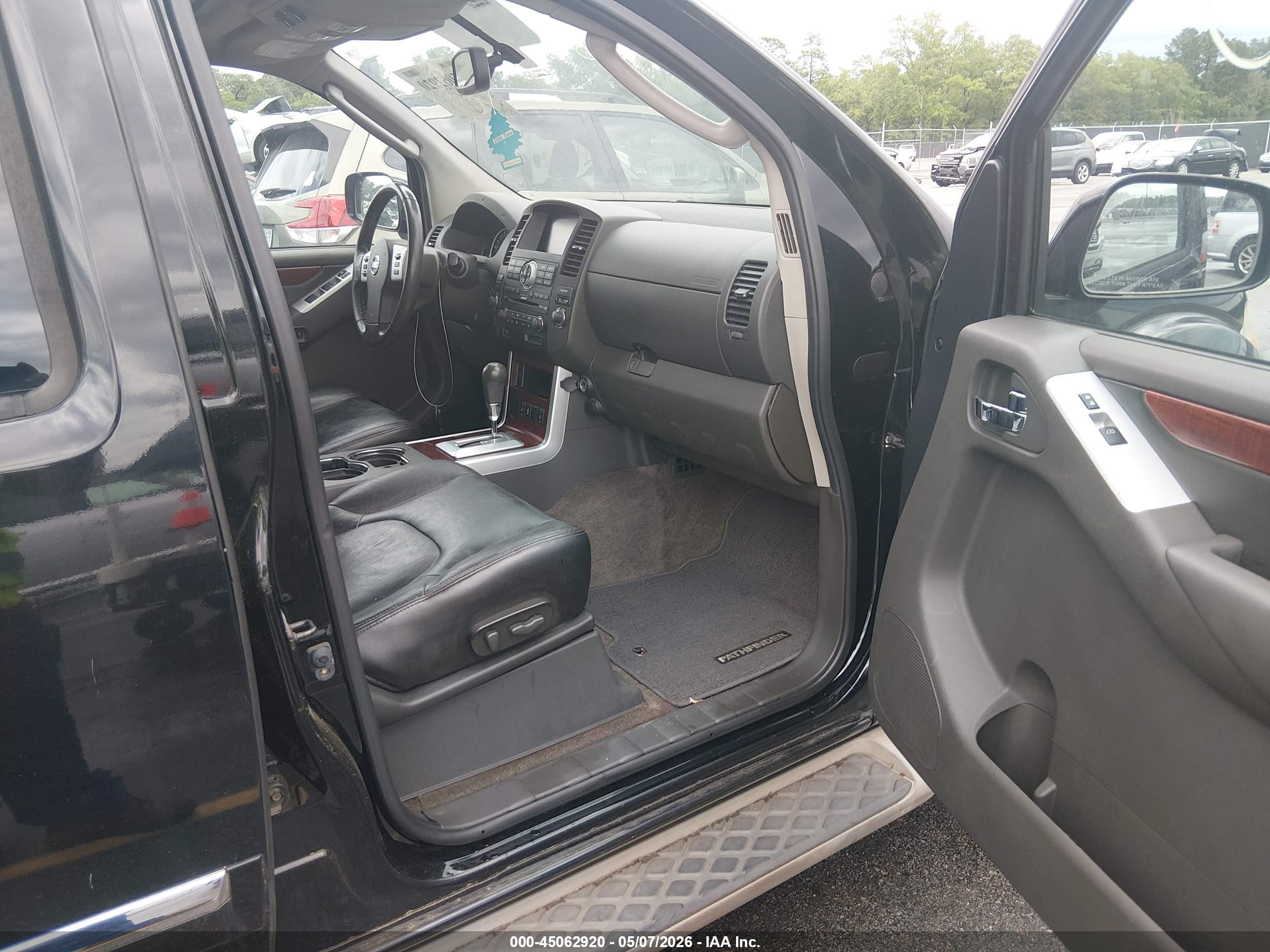 NISSAN PATHFINDER image 5