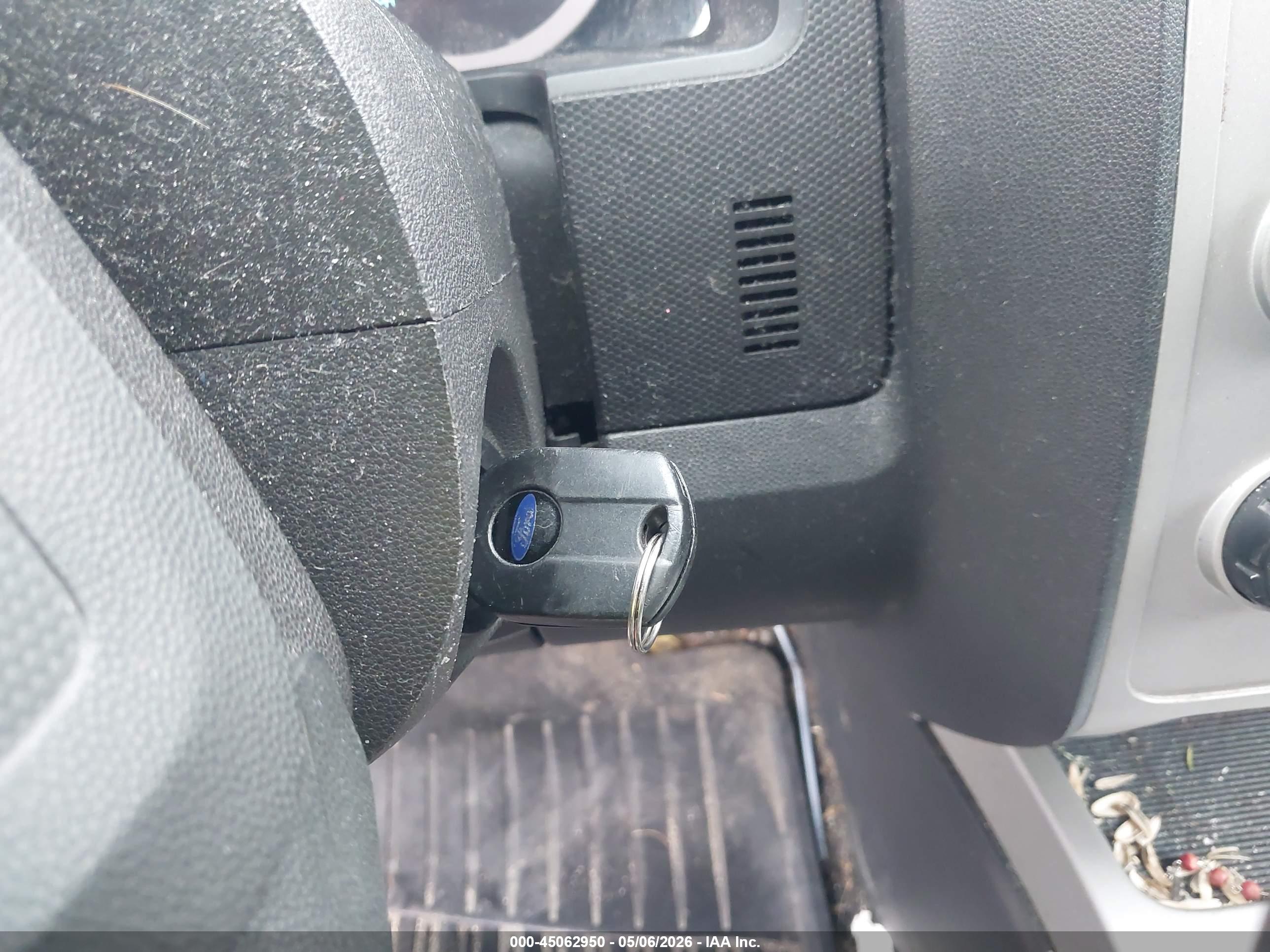FORD ESCAPE image 11
