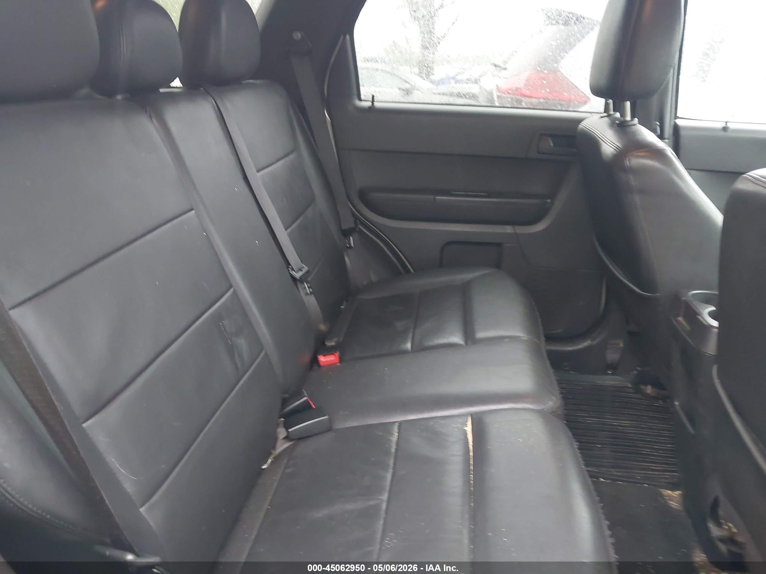 FORD ESCAPE image 8
