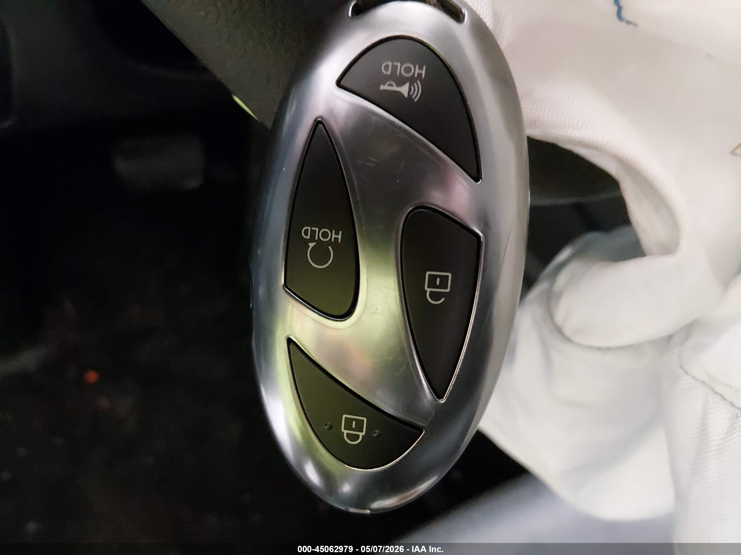 HYUNDAI TUCSON image 11