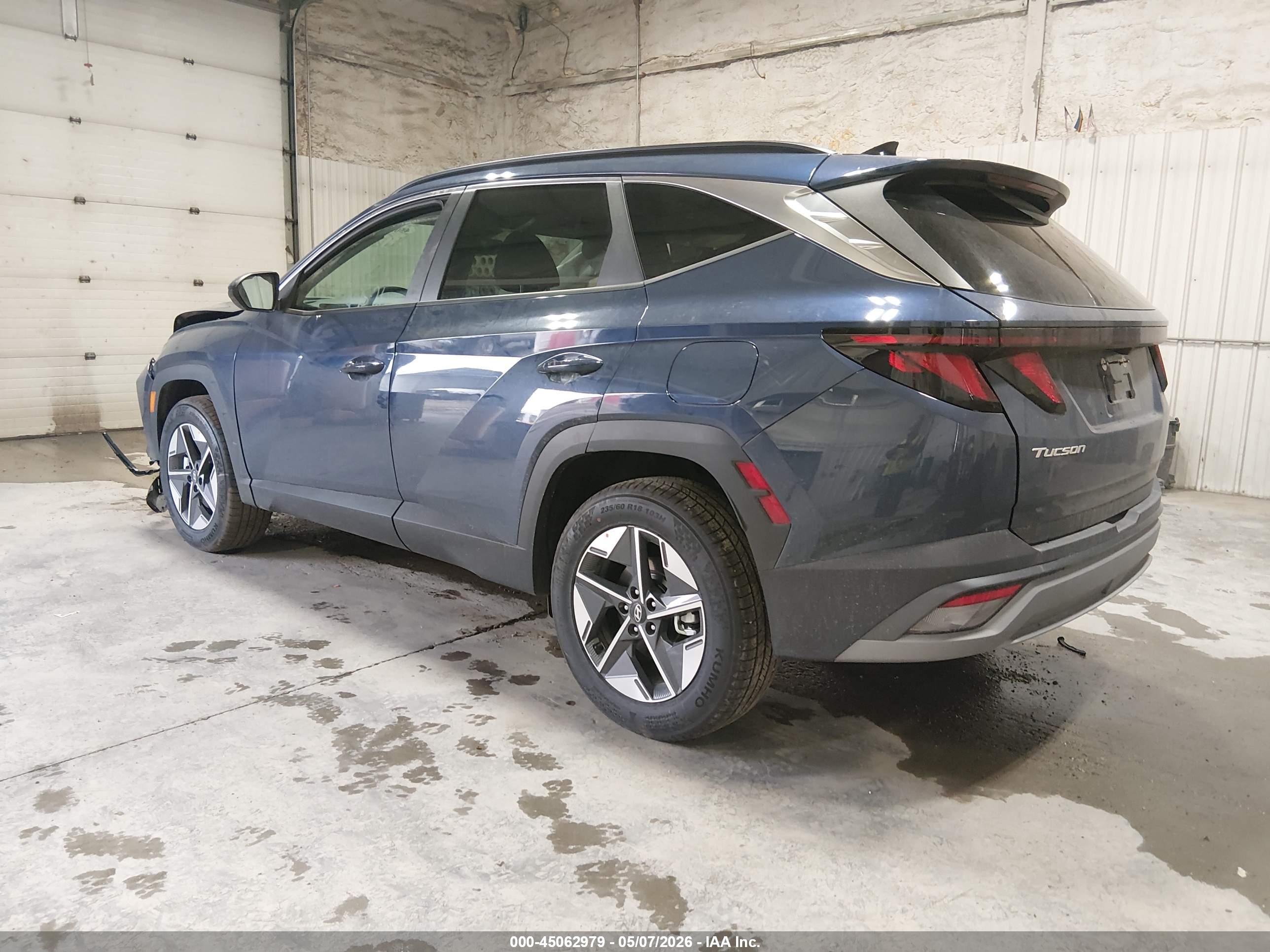 HYUNDAI TUCSON image 3