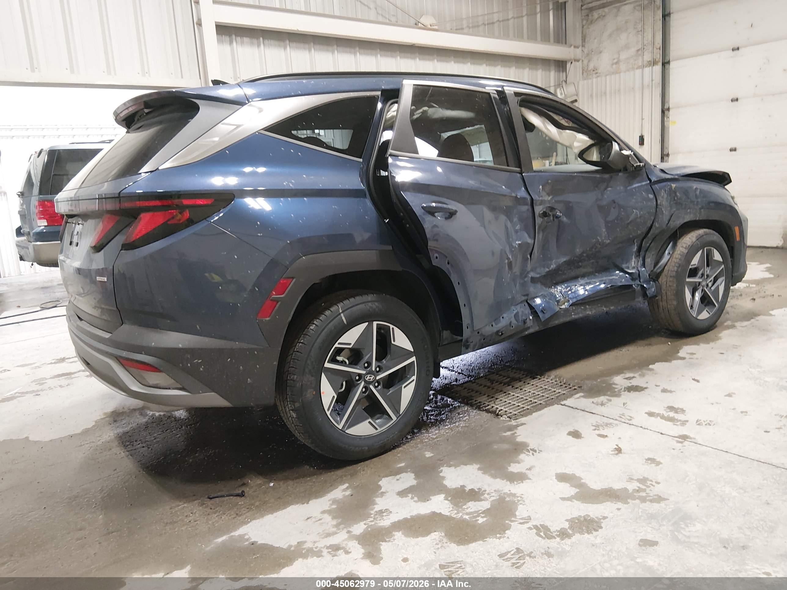 HYUNDAI TUCSON image 4