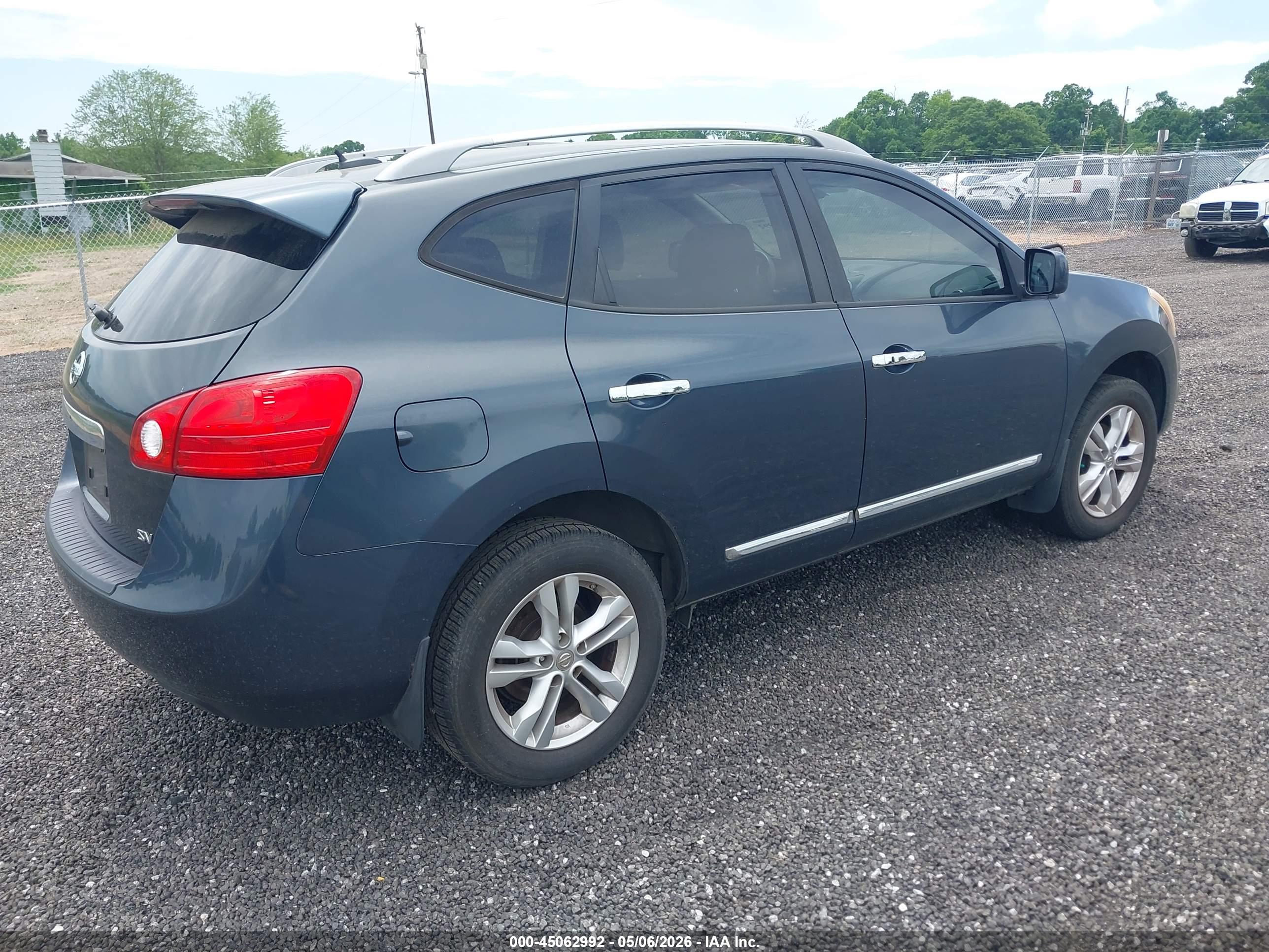 NISSAN ROGUE image 4