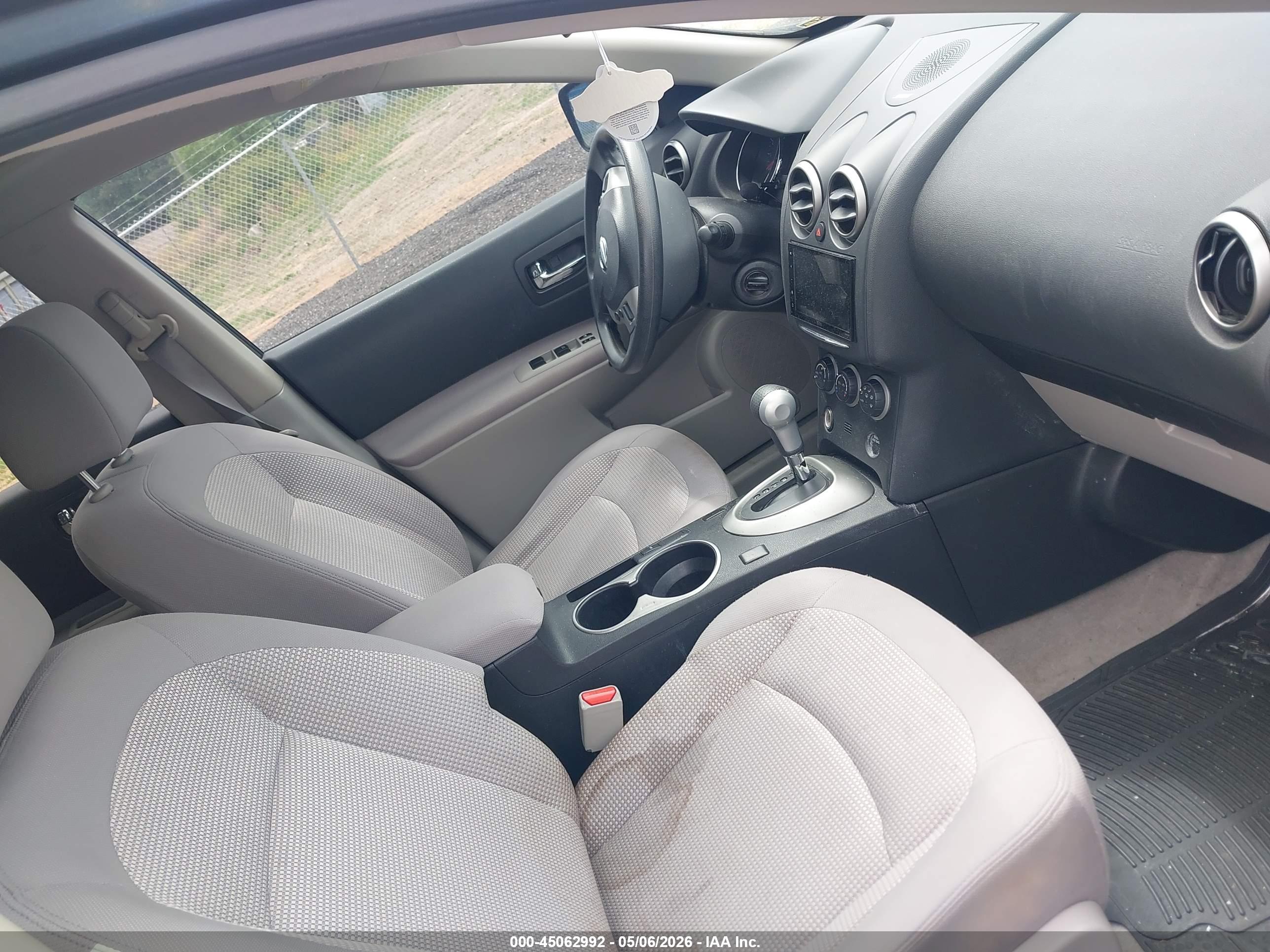 NISSAN ROGUE image 5