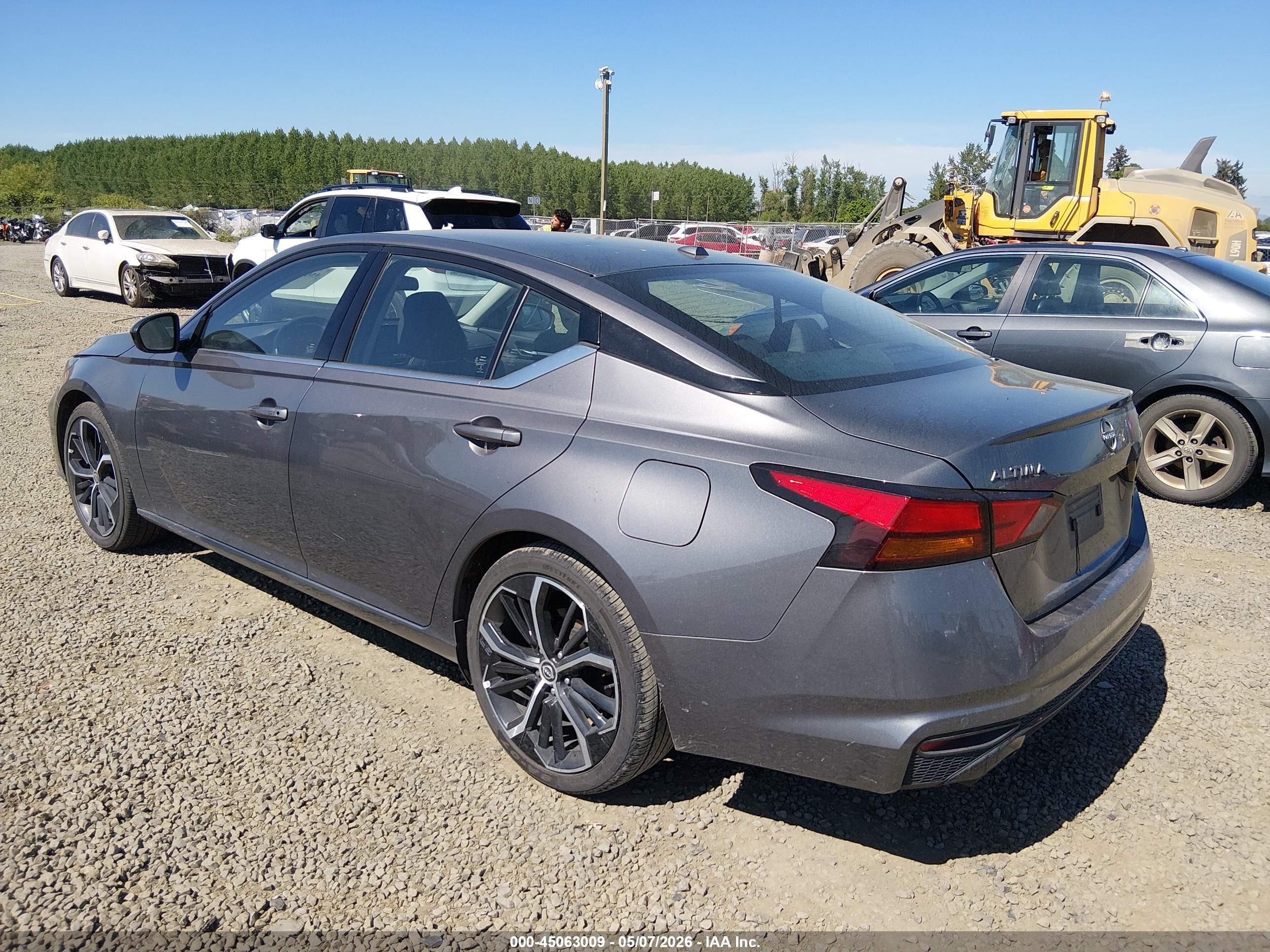 NISSAN ALTIMA image 3