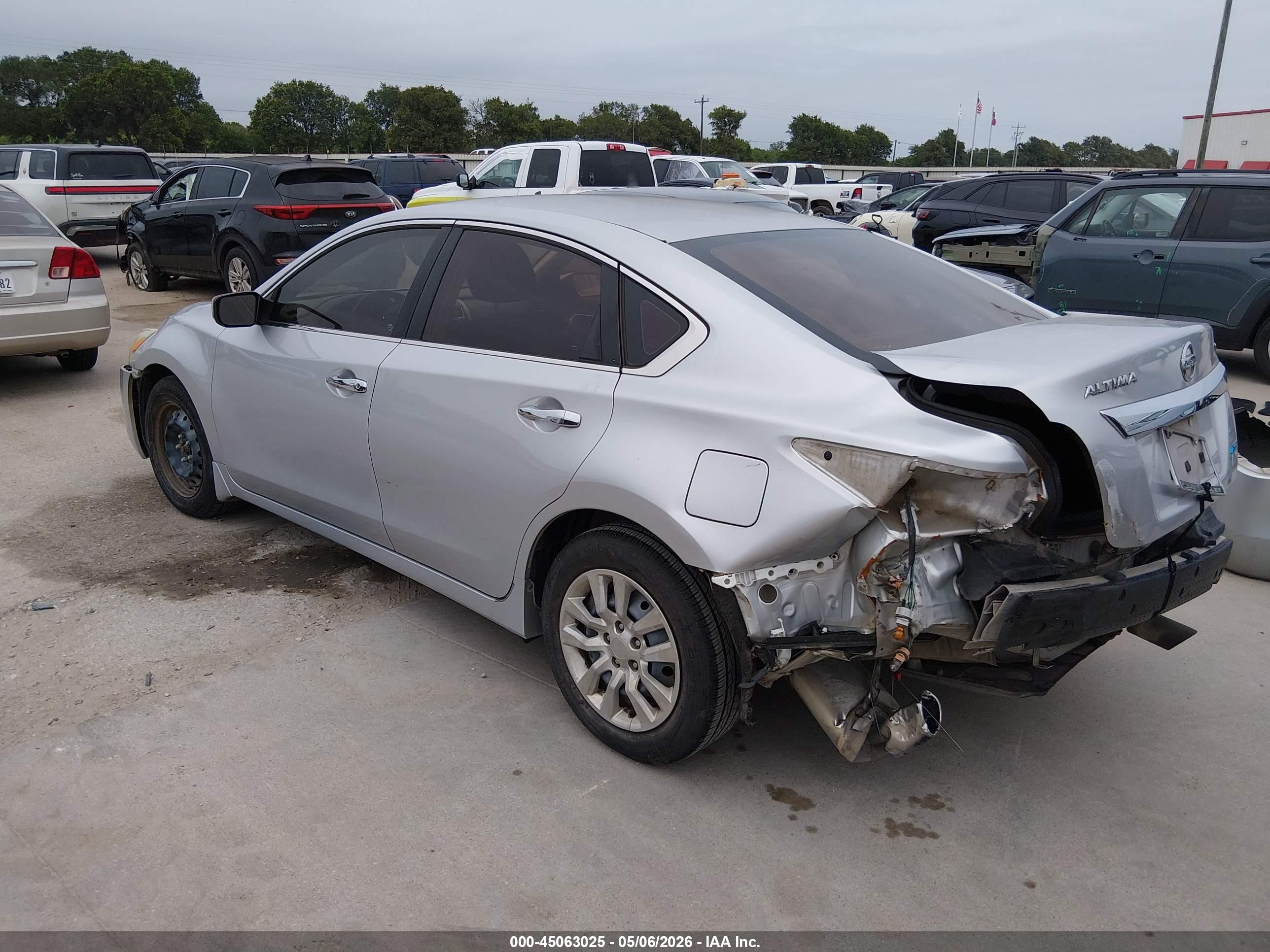 NISSAN ALTIMA image 3