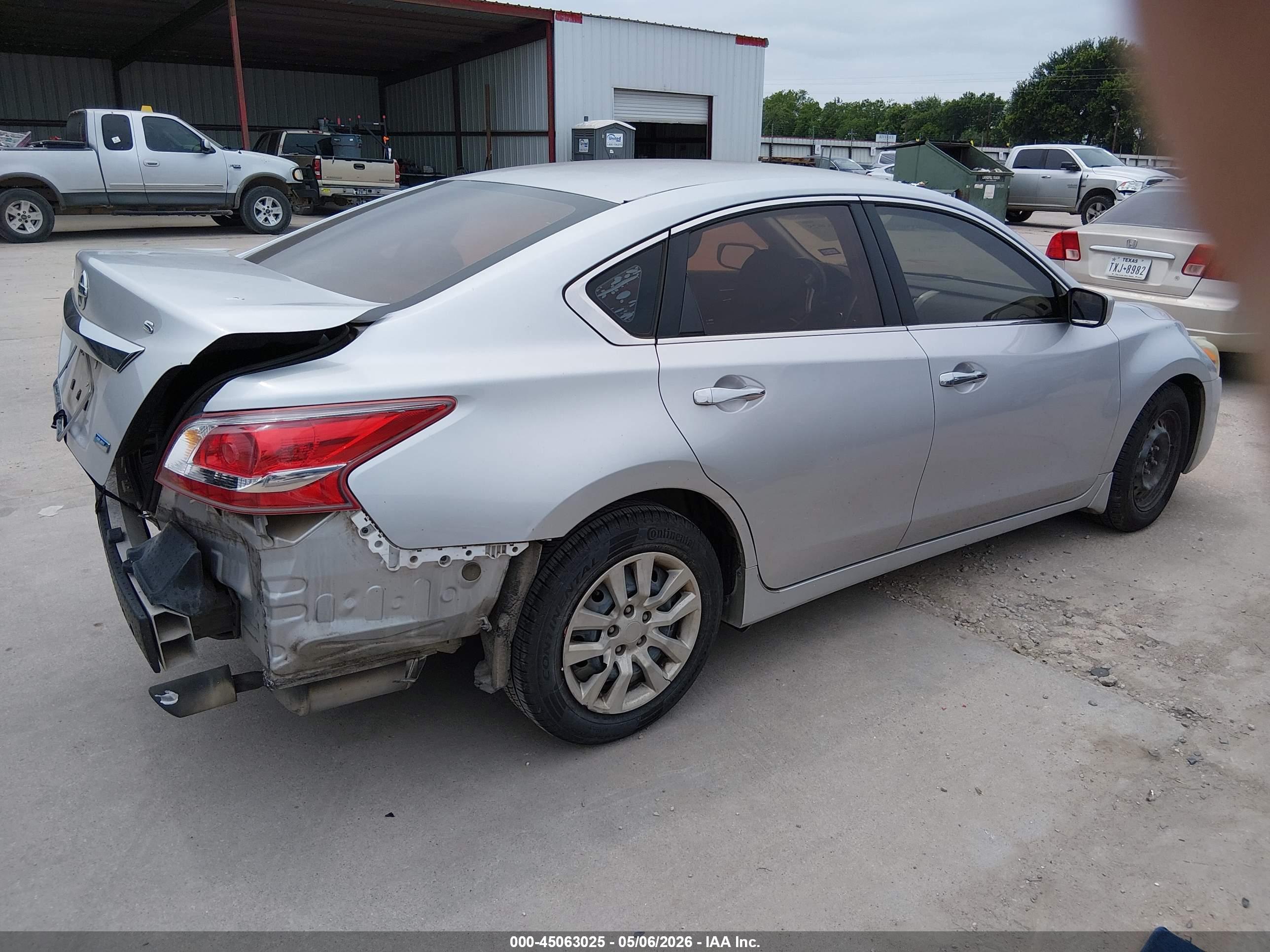 NISSAN ALTIMA image 4