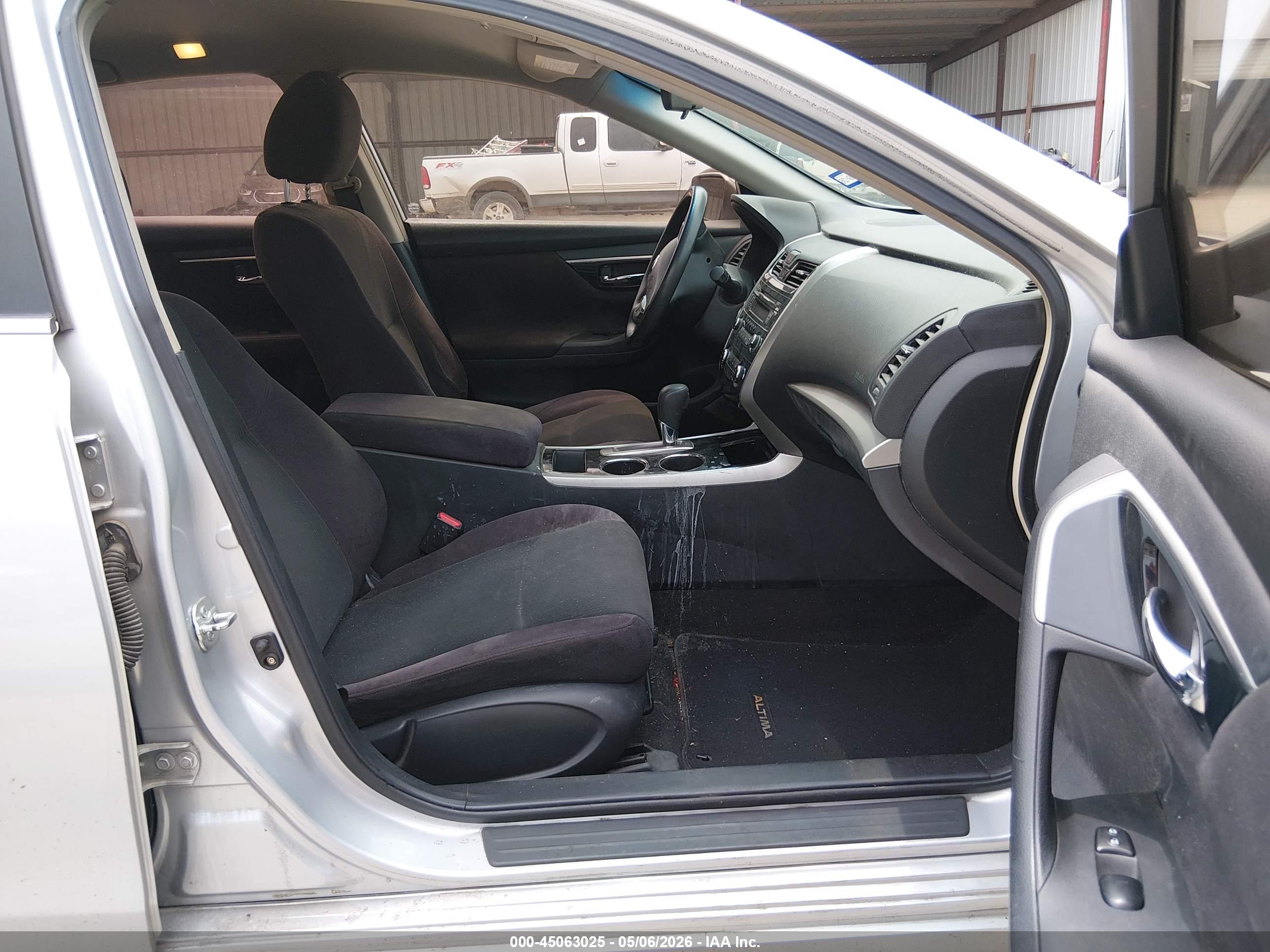 NISSAN ALTIMA image 5