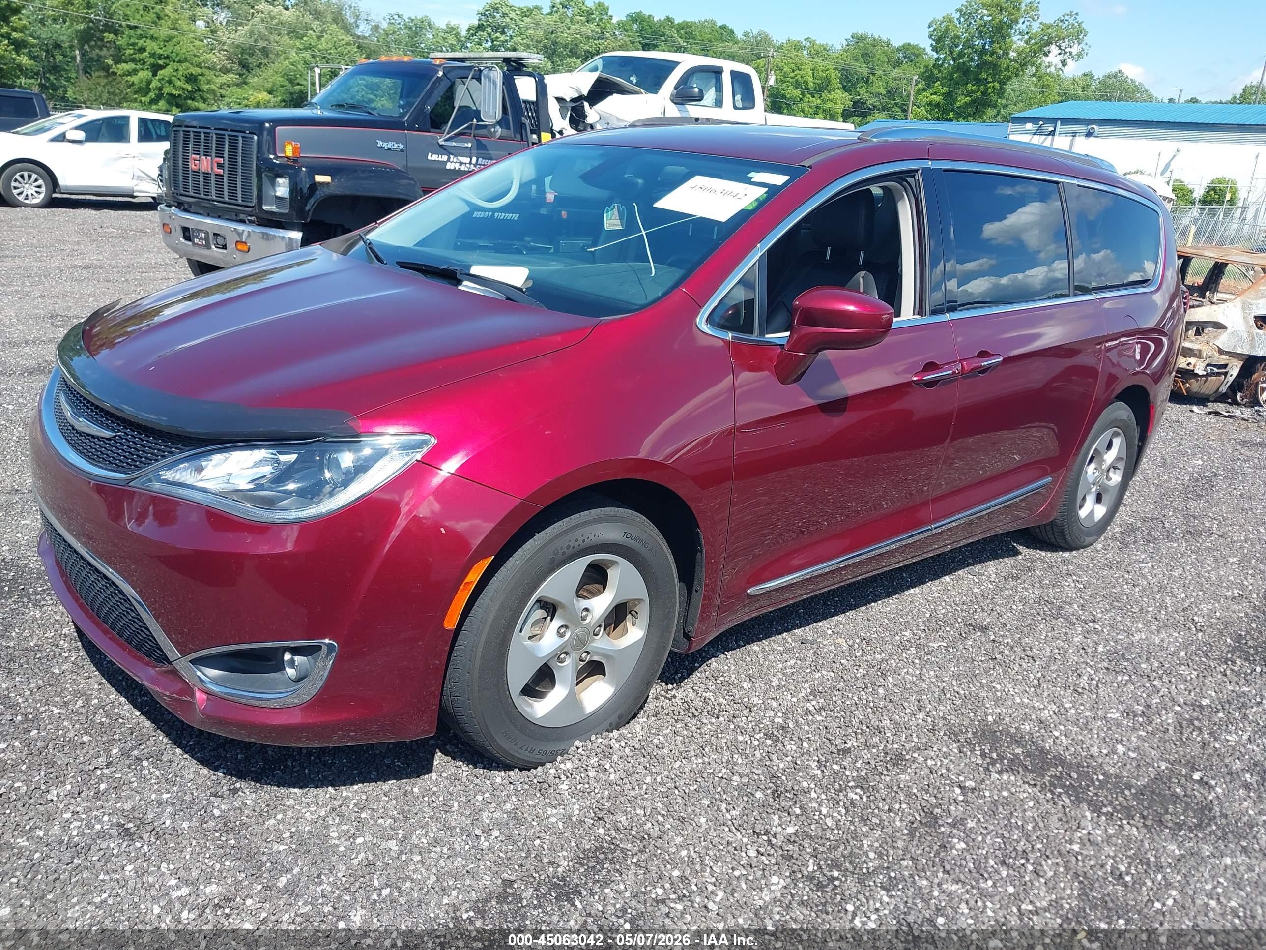 CHRYSLER PACIFICA image 2