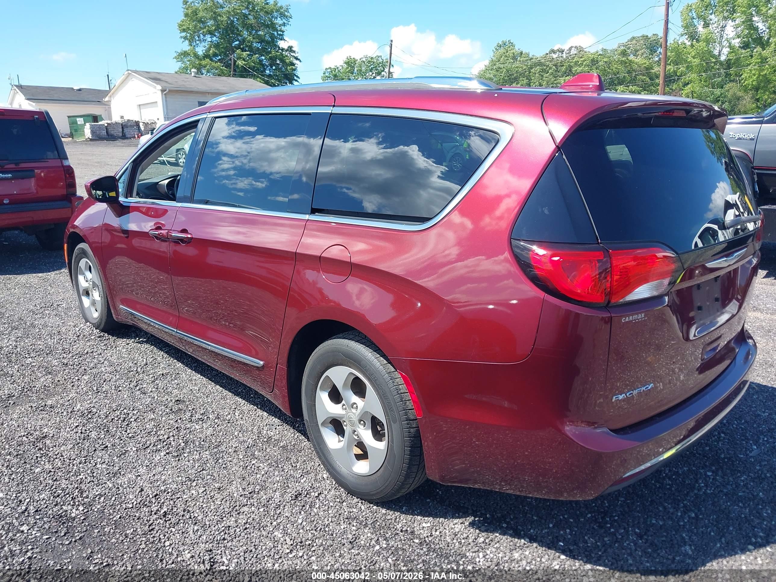 CHRYSLER PACIFICA image 3
