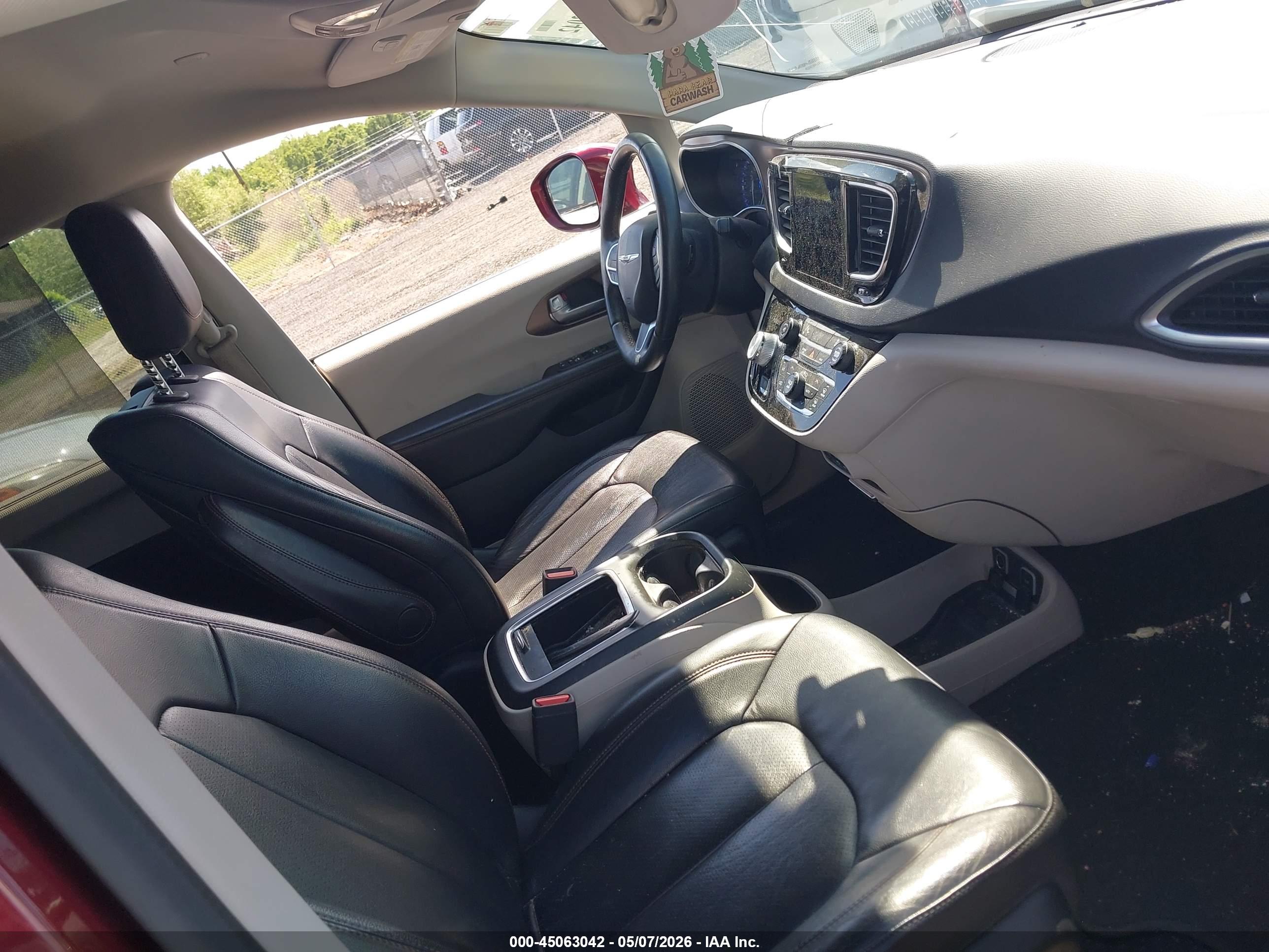 CHRYSLER PACIFICA image 5