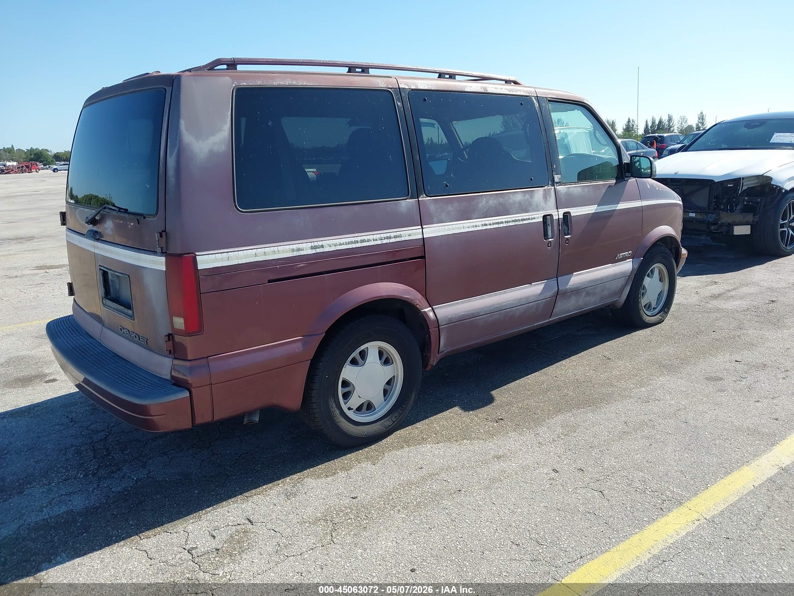 CHEVROLET ASTRO image 4