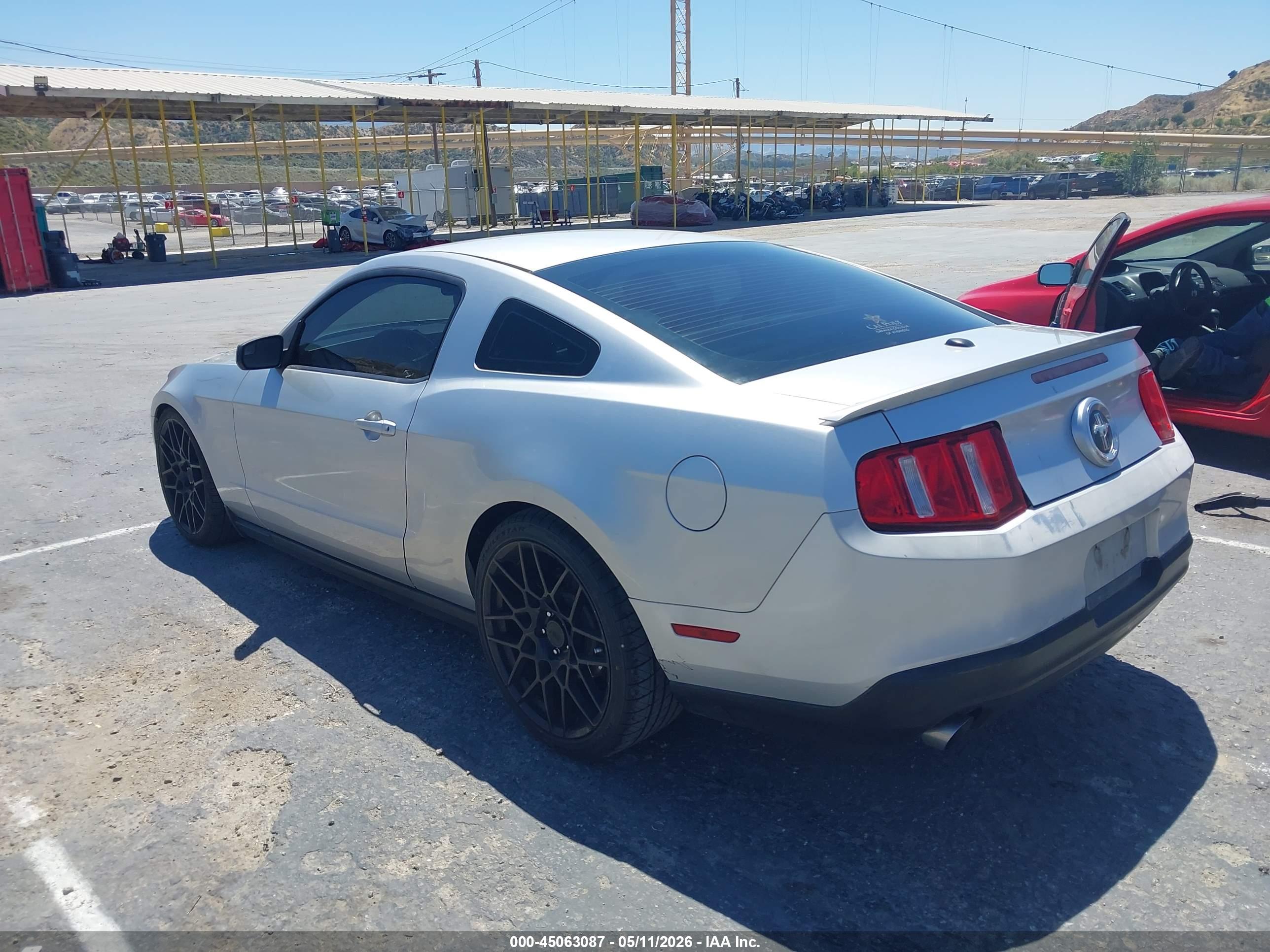 FORD MUSTANG image 3