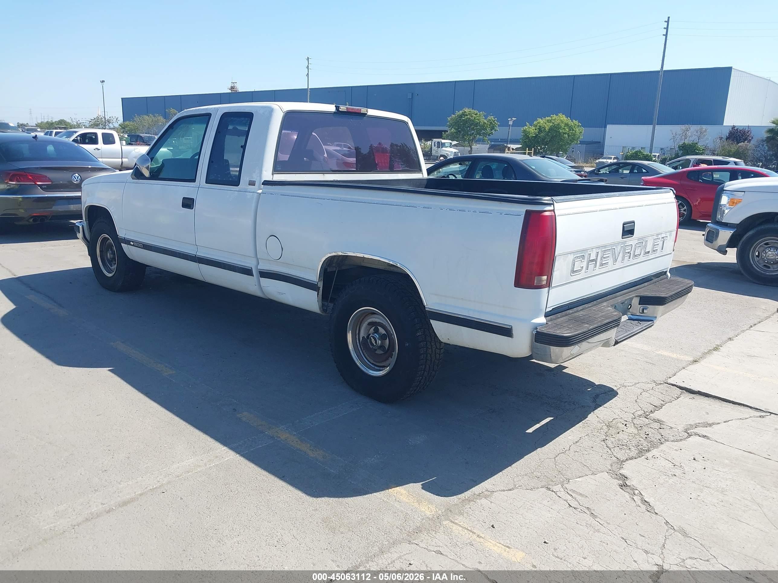 CHEVROLET GMT-400 image 3