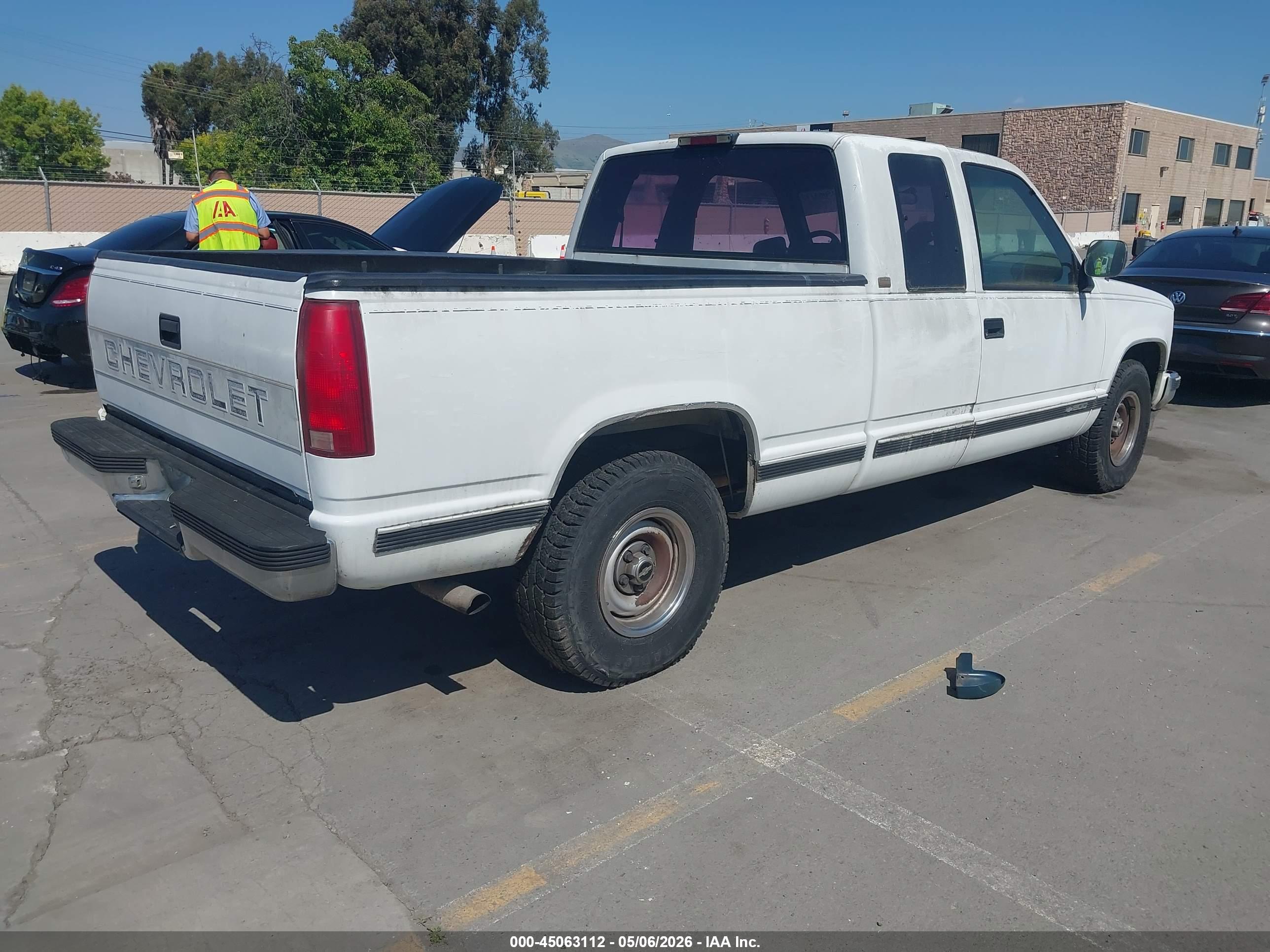 CHEVROLET GMT-400 image 4