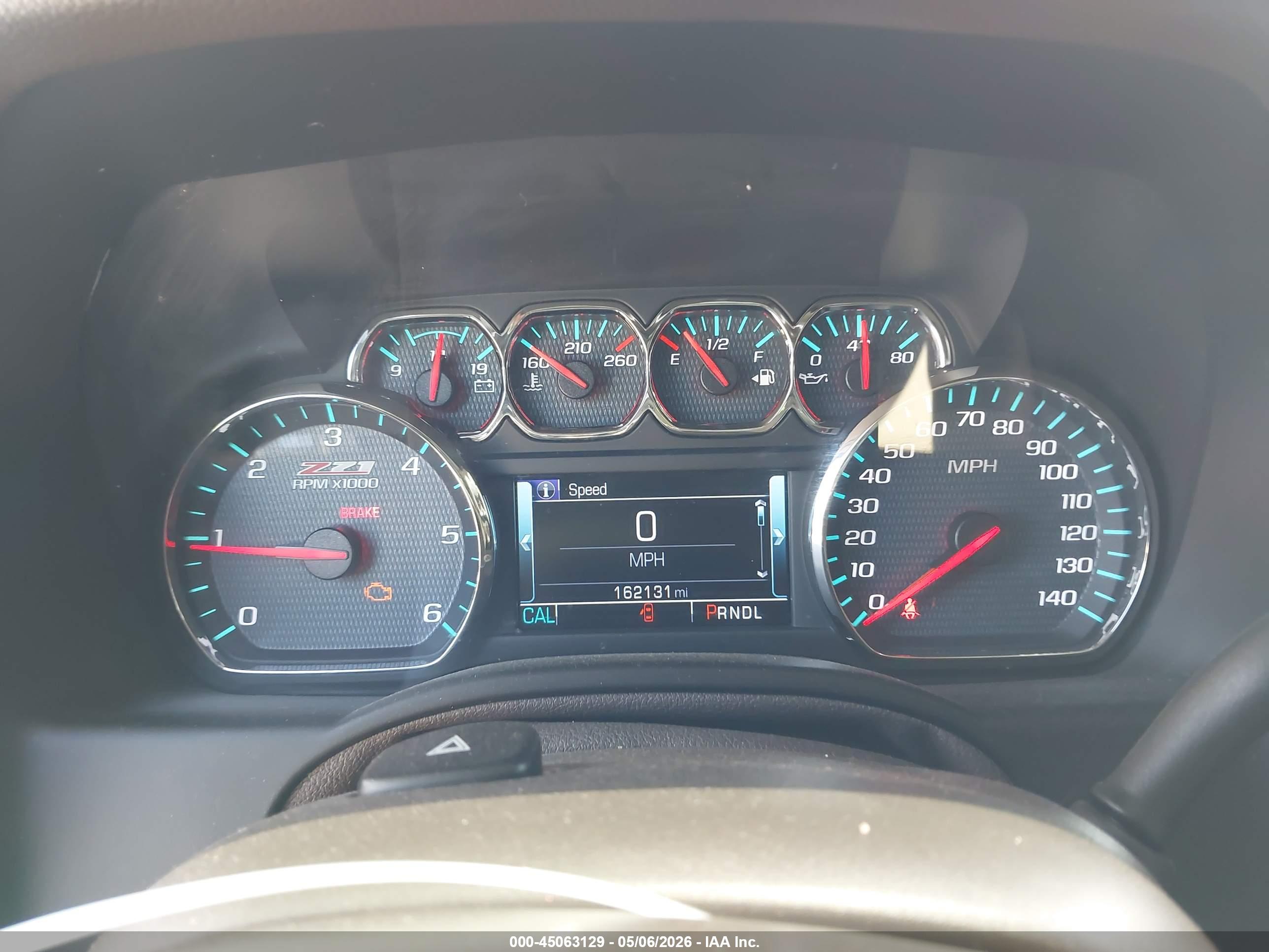 CHEVROLET SUBURBAN image 7