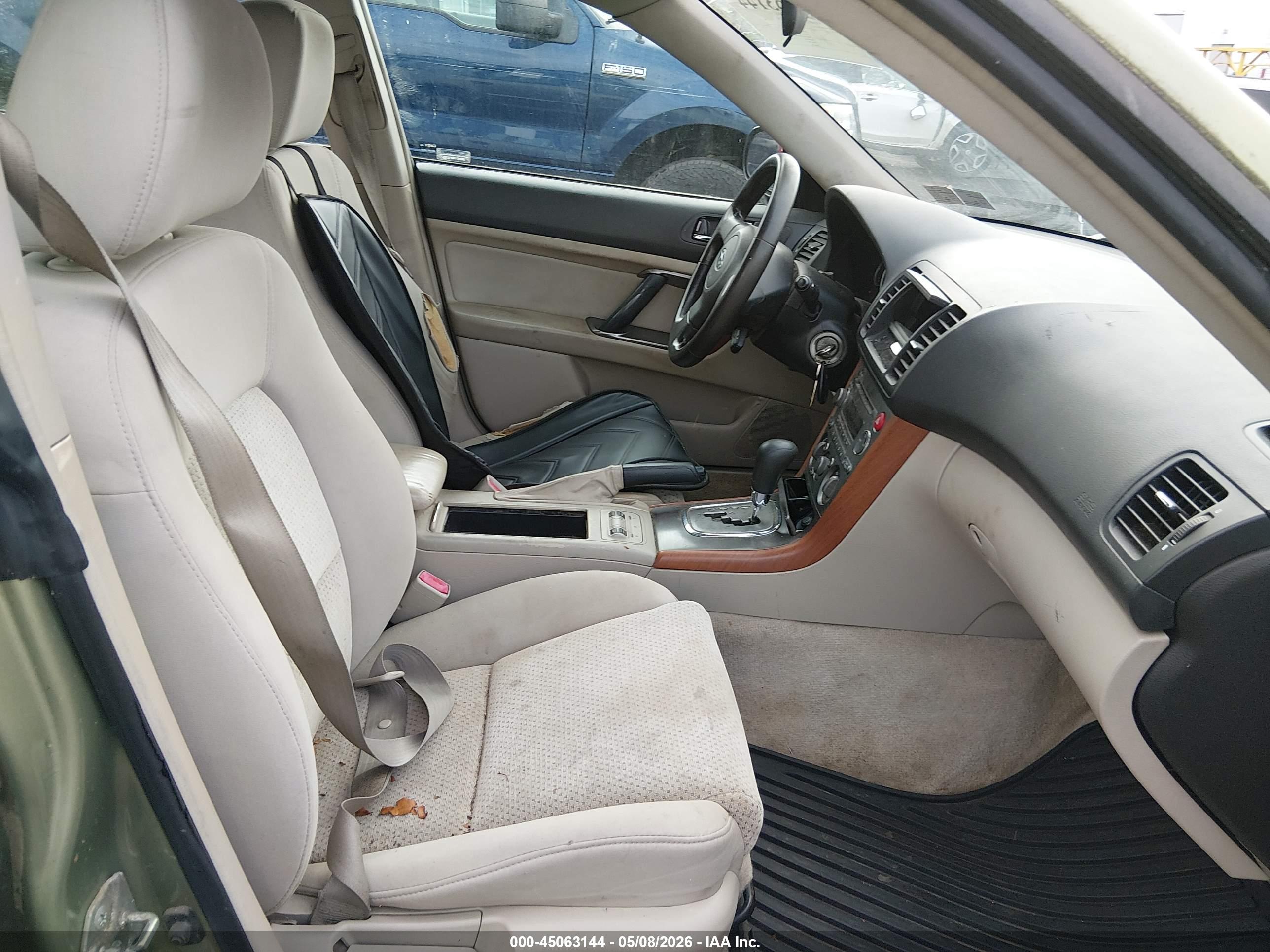 SUBARU OUTBACK image 5