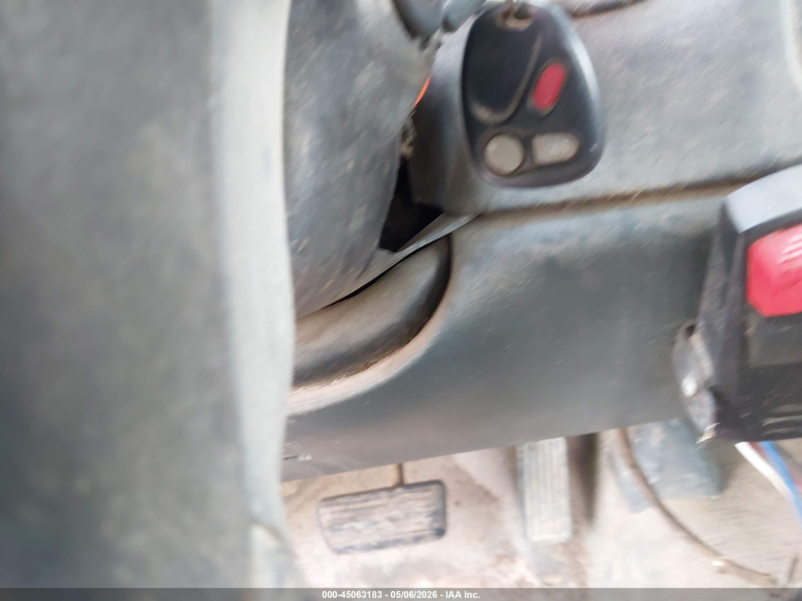 CHEVROLET SILVERADO image 11