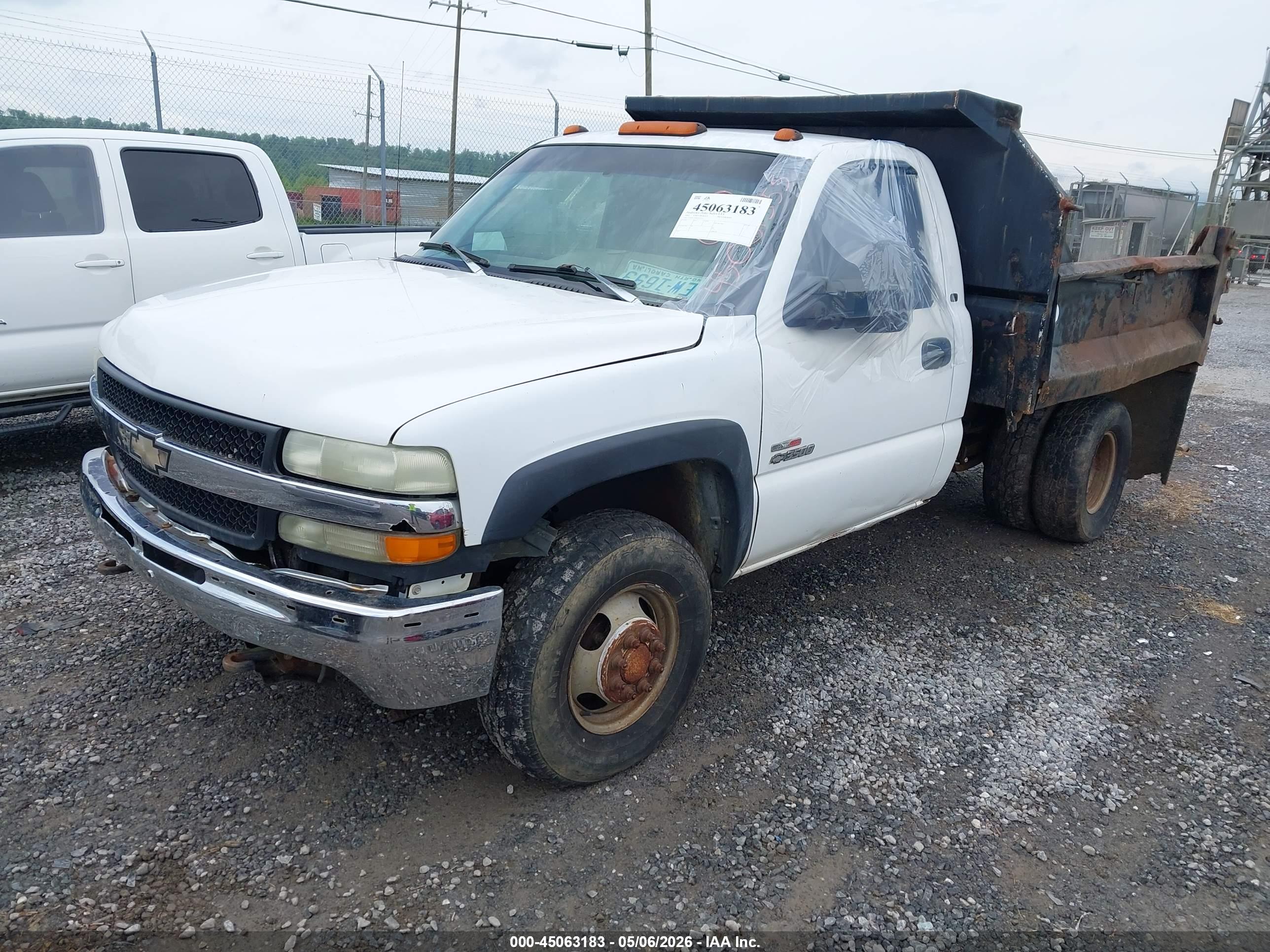 CHEVROLET SILVERADO image 2