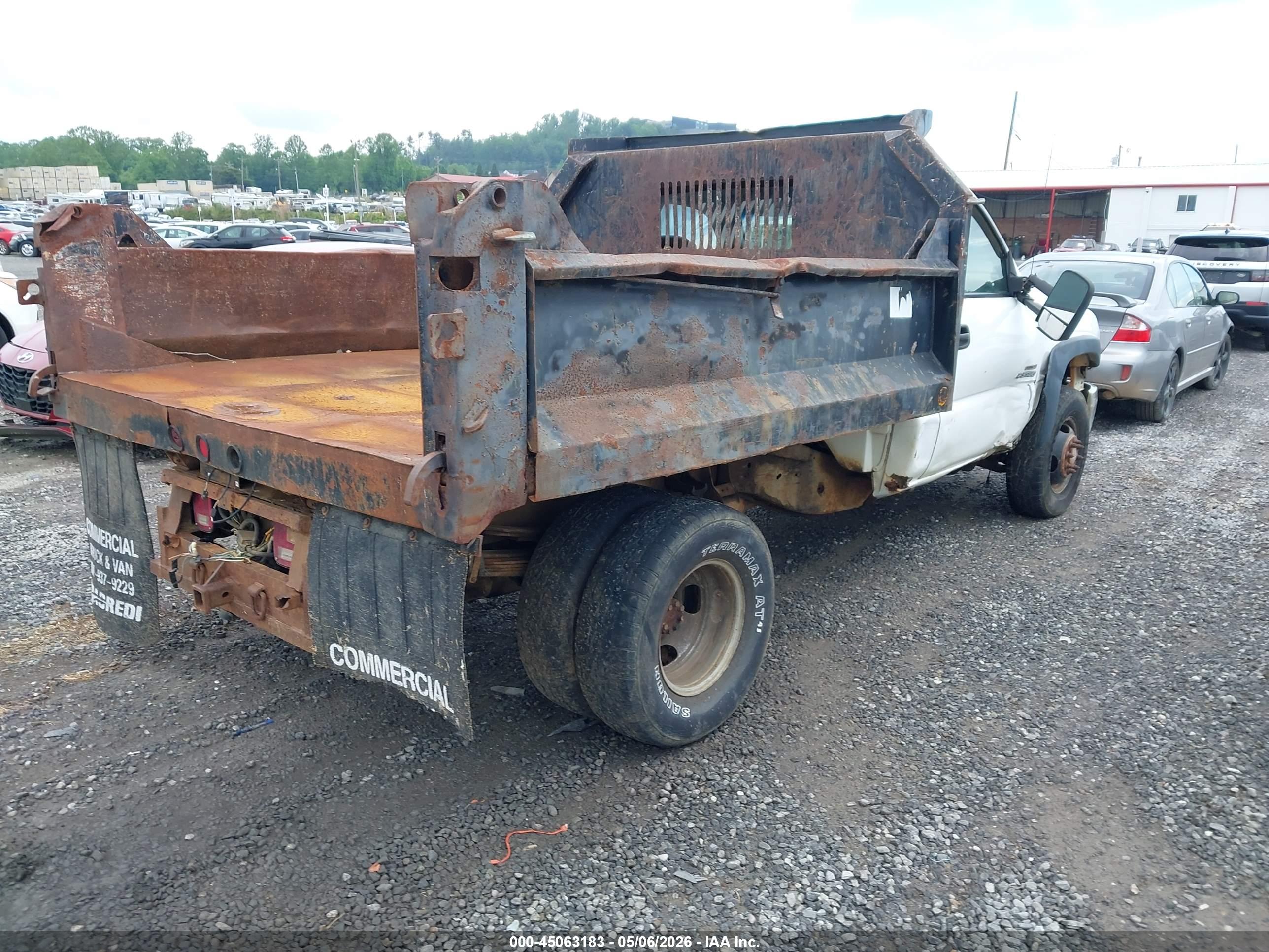 CHEVROLET SILVERADO image 4