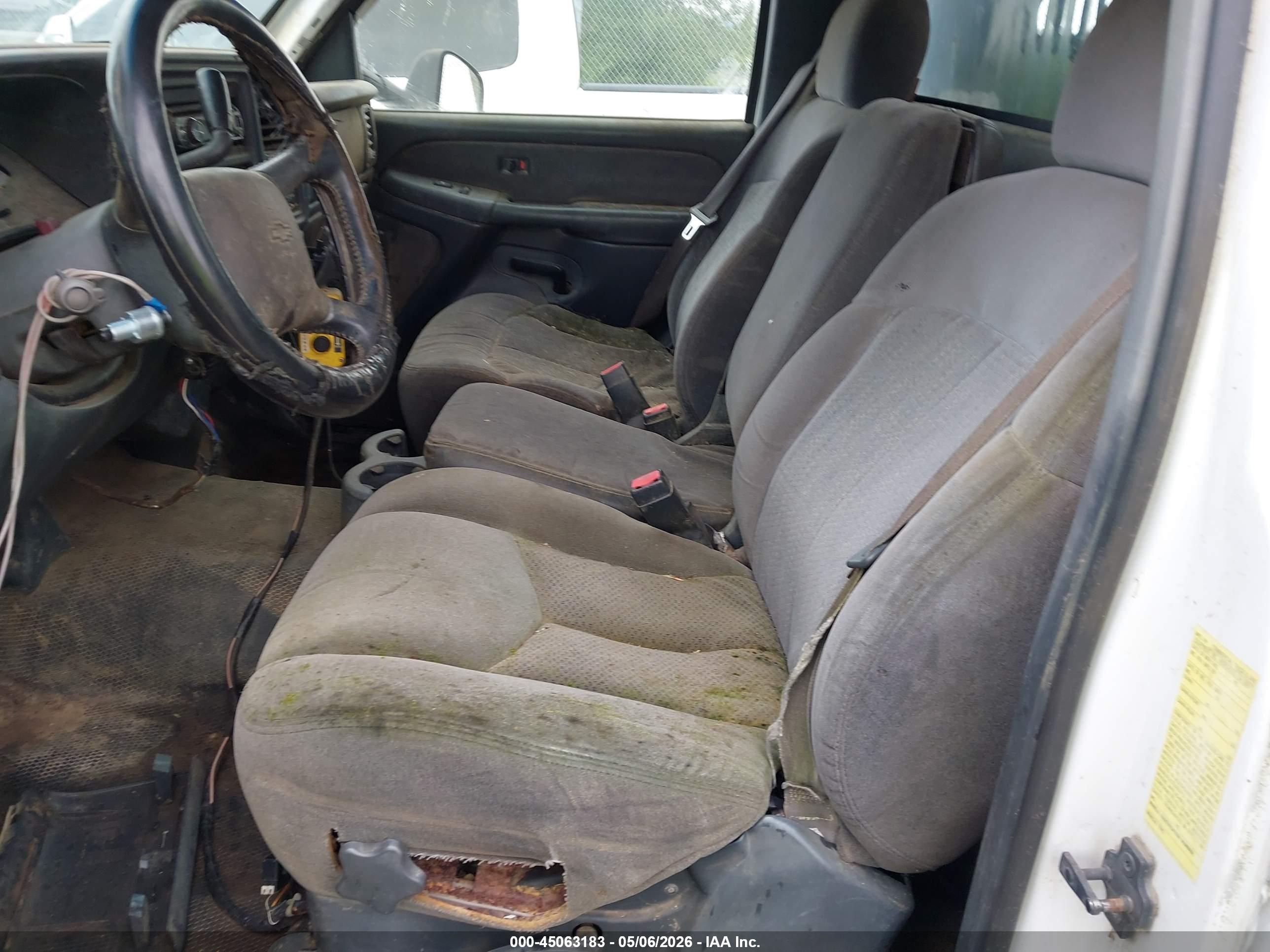 CHEVROLET SILVERADO image 8