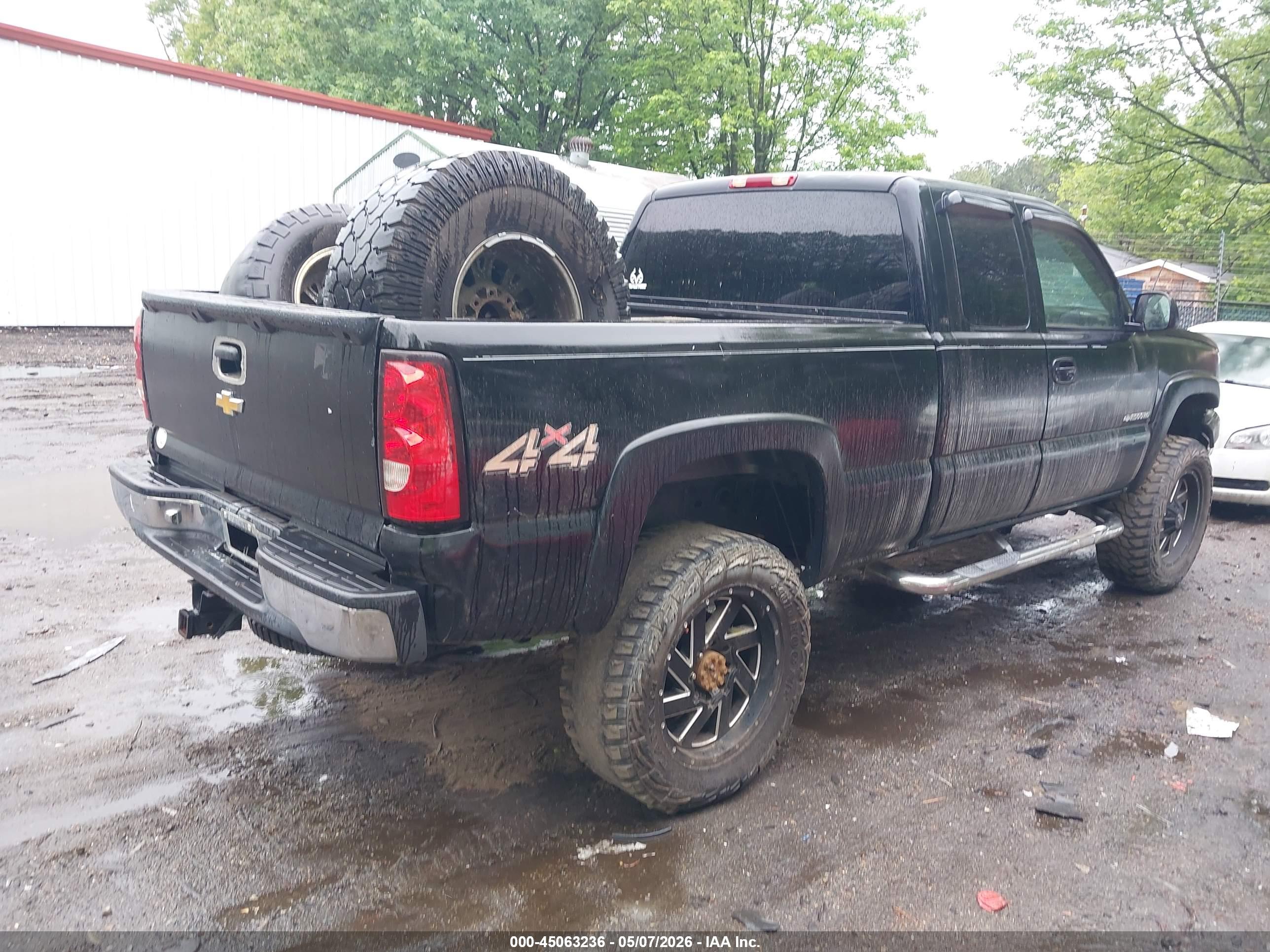 CHEVROLET SILVERADO image 4
