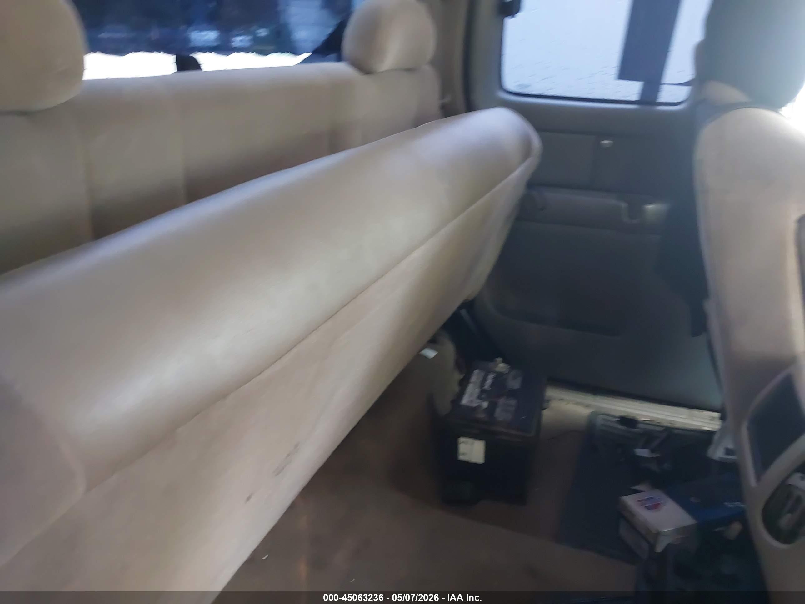 CHEVROLET SILVERADO image 8