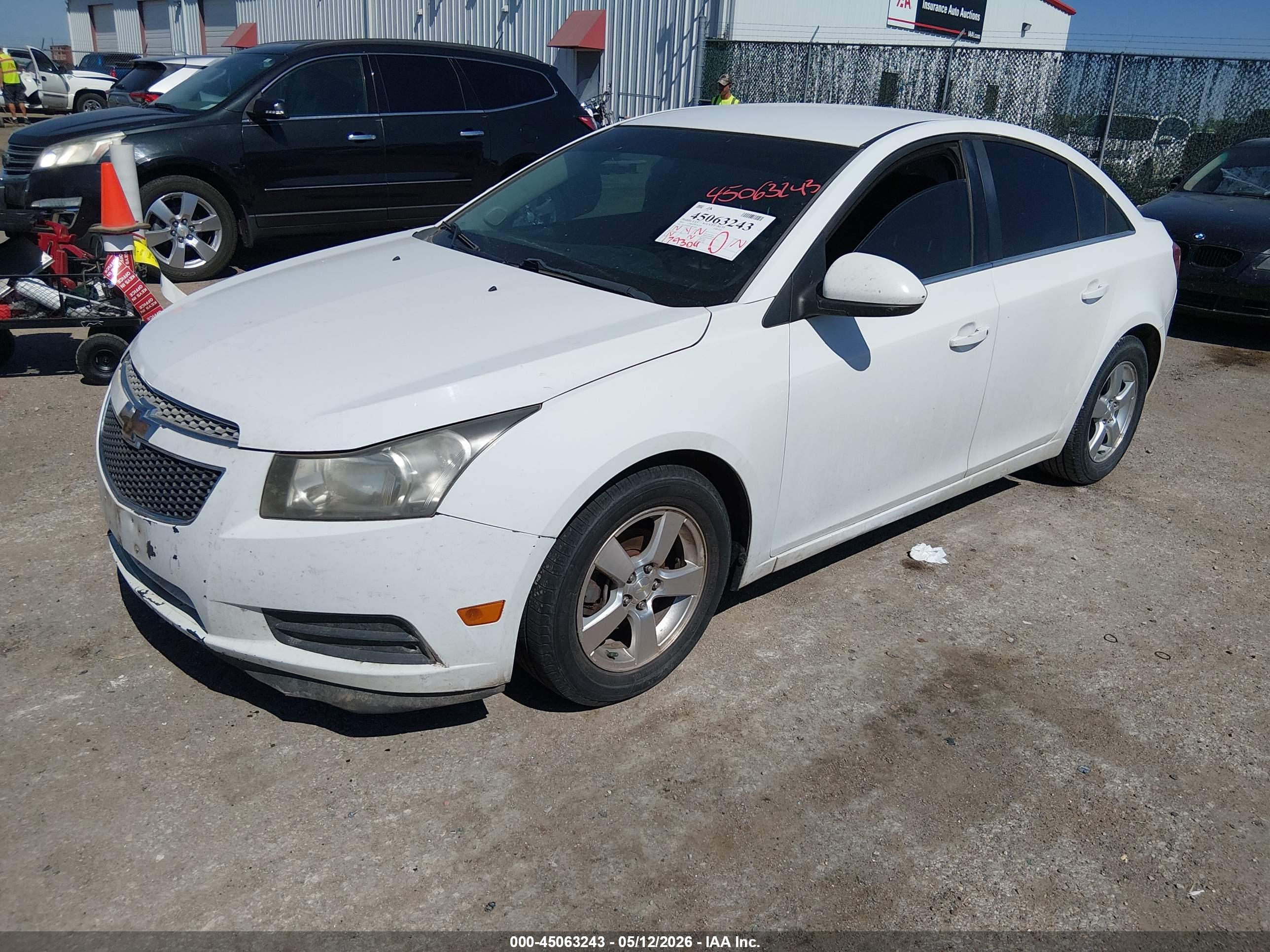 CHEVROLET CRUZE image 2